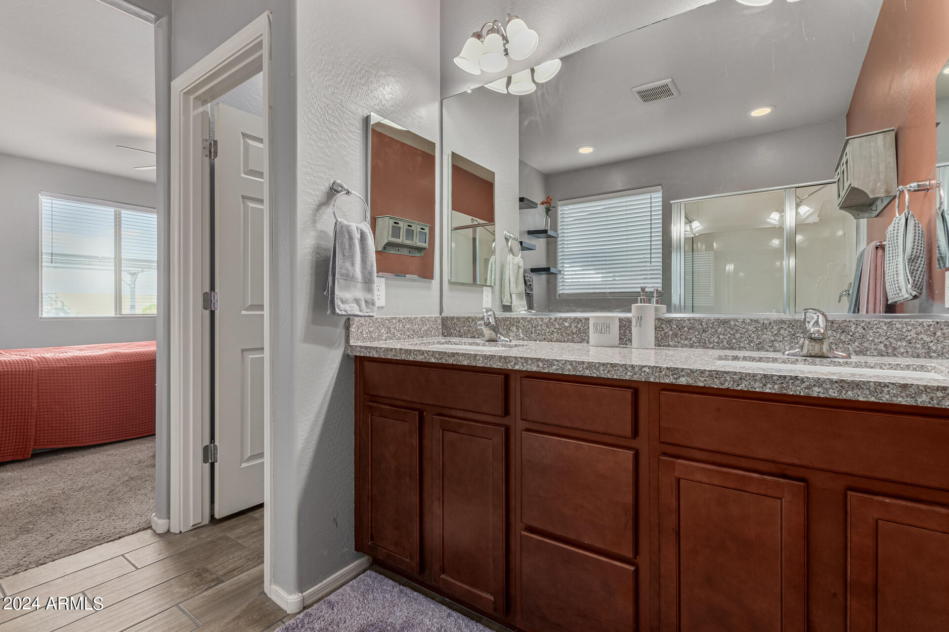 2394 W CHINOOK Court