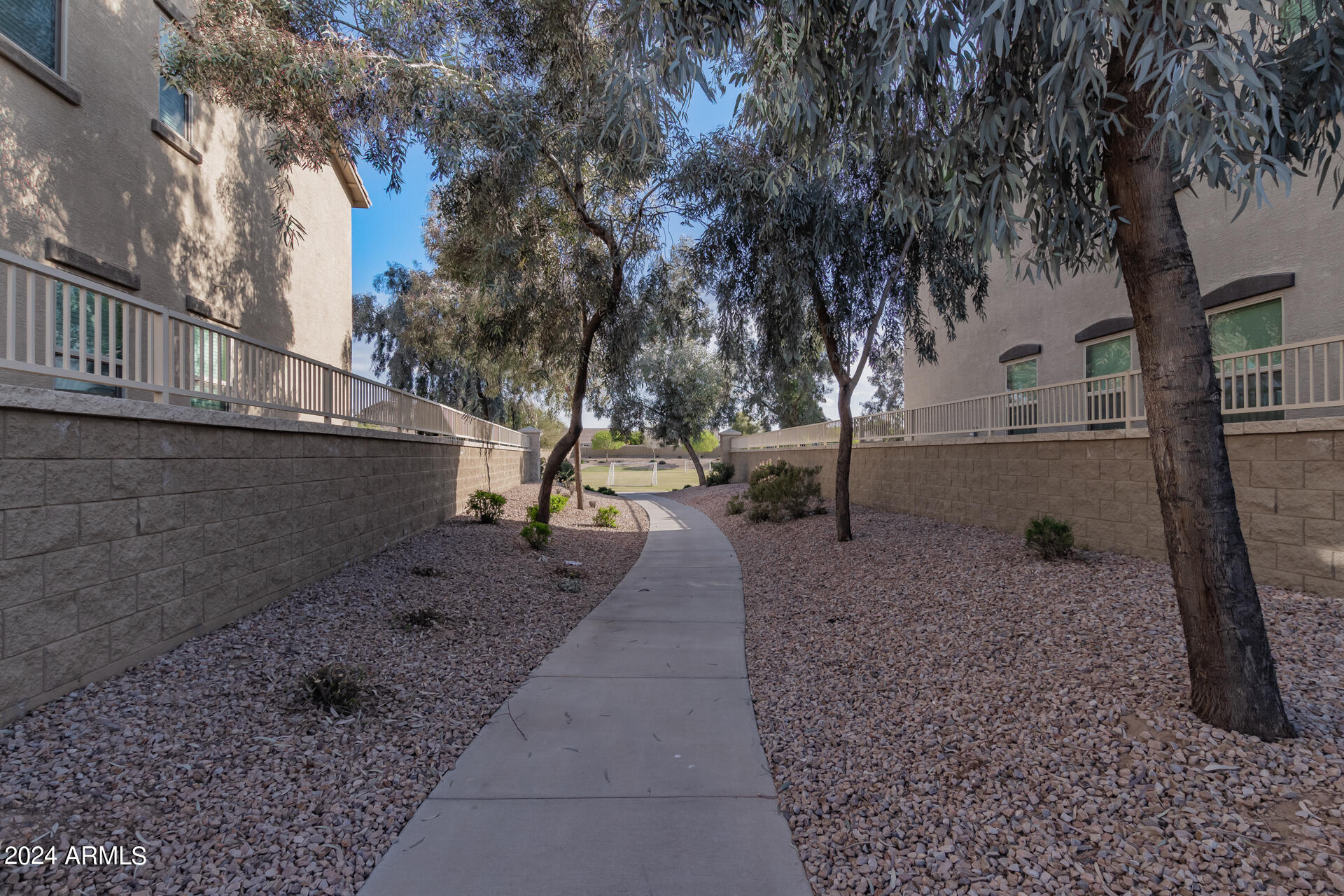 2394 W CHINOOK Court