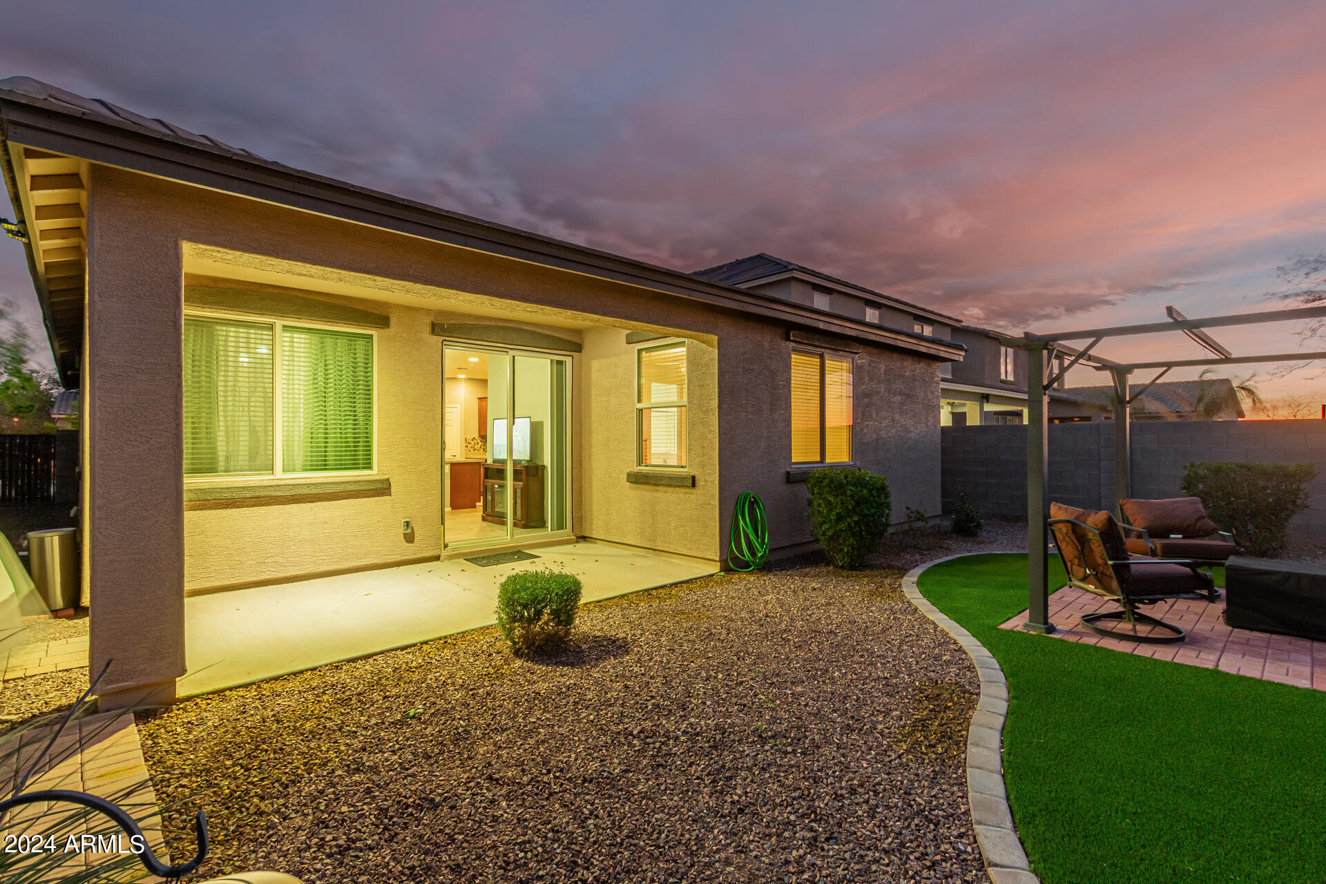 2394 W CHINOOK Court