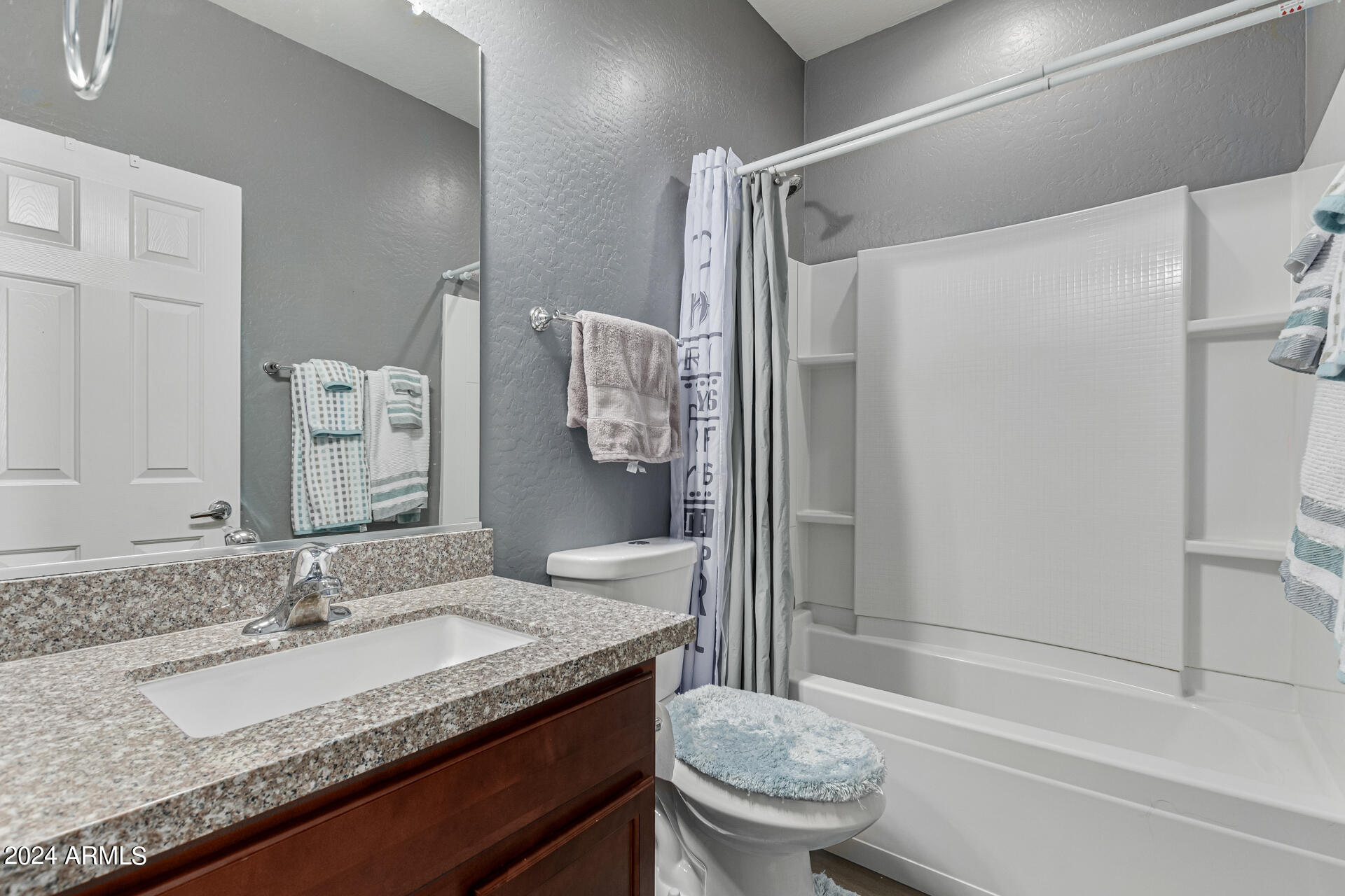 2394 W CHINOOK Court