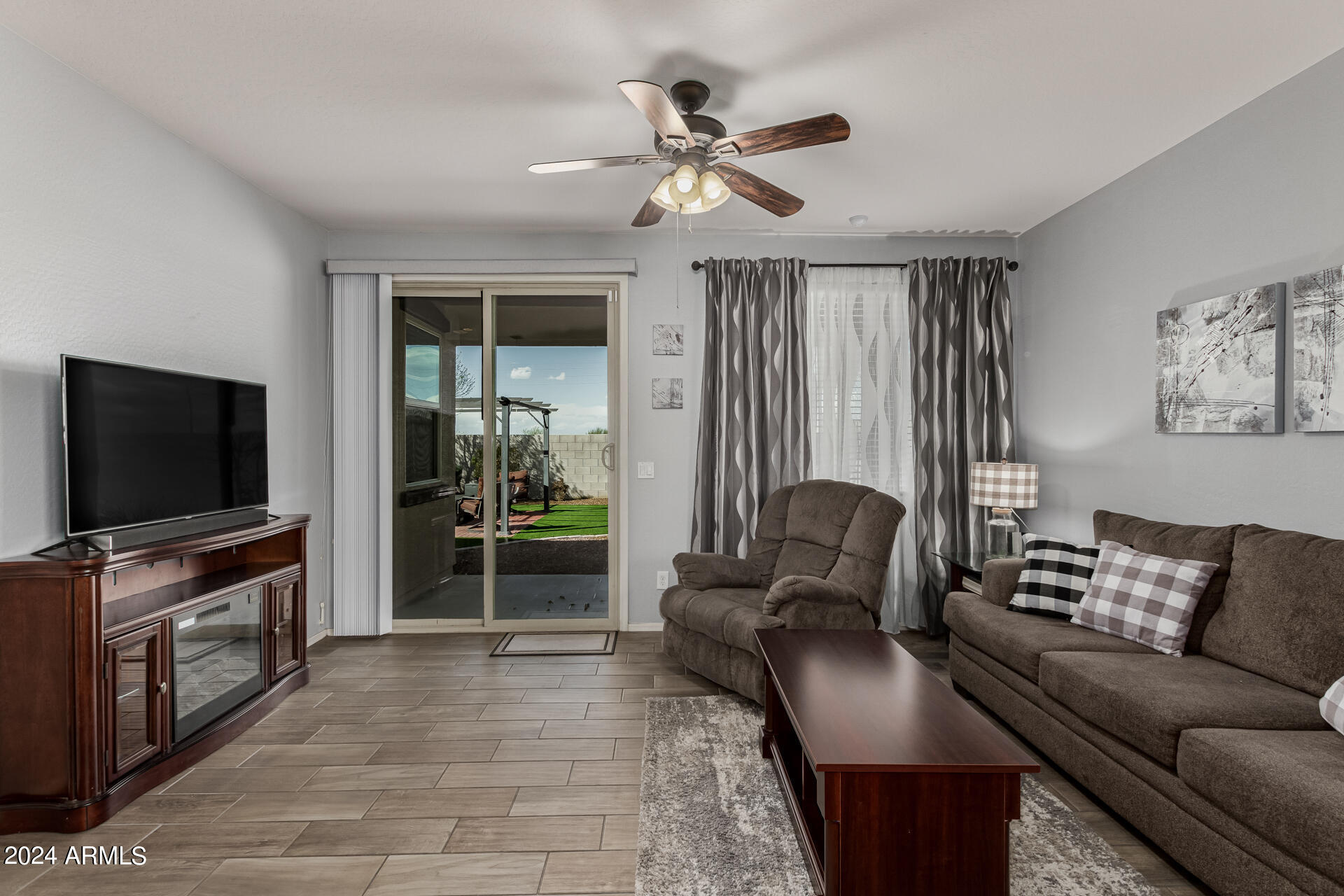 2394 W CHINOOK Court