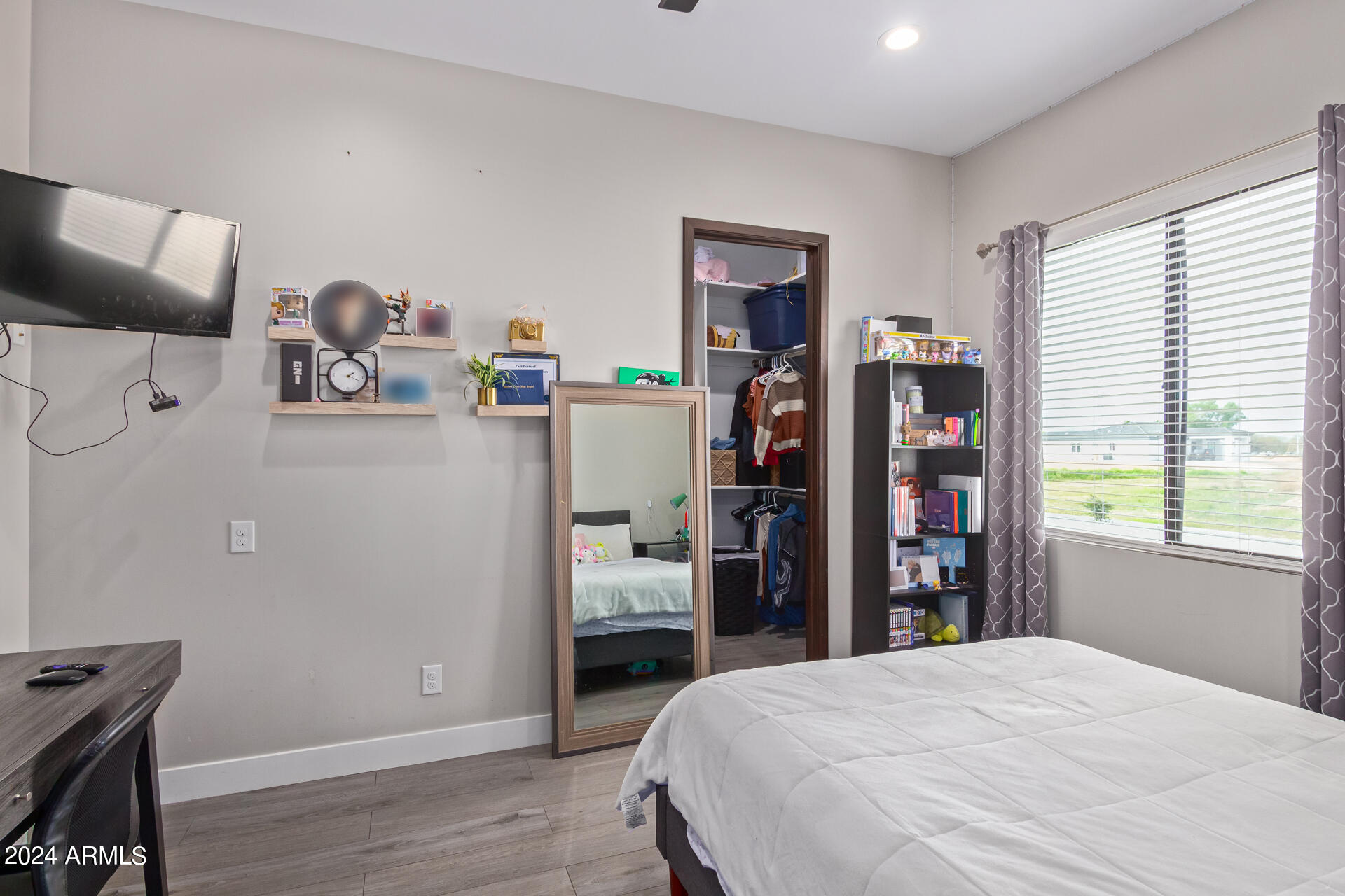 22716 W LA MIRADA Drive