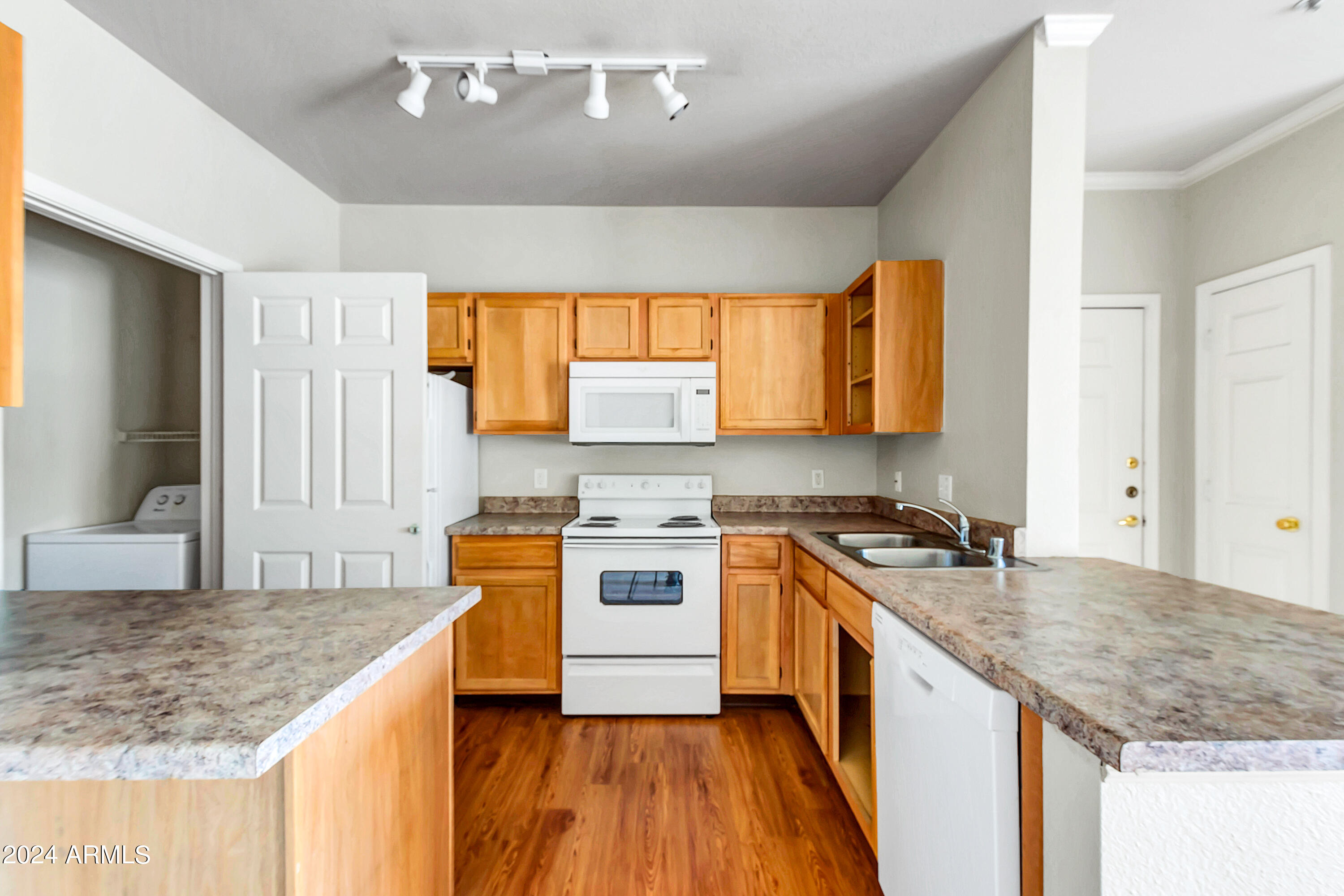 5401 E VAN BUREN Street # 1089