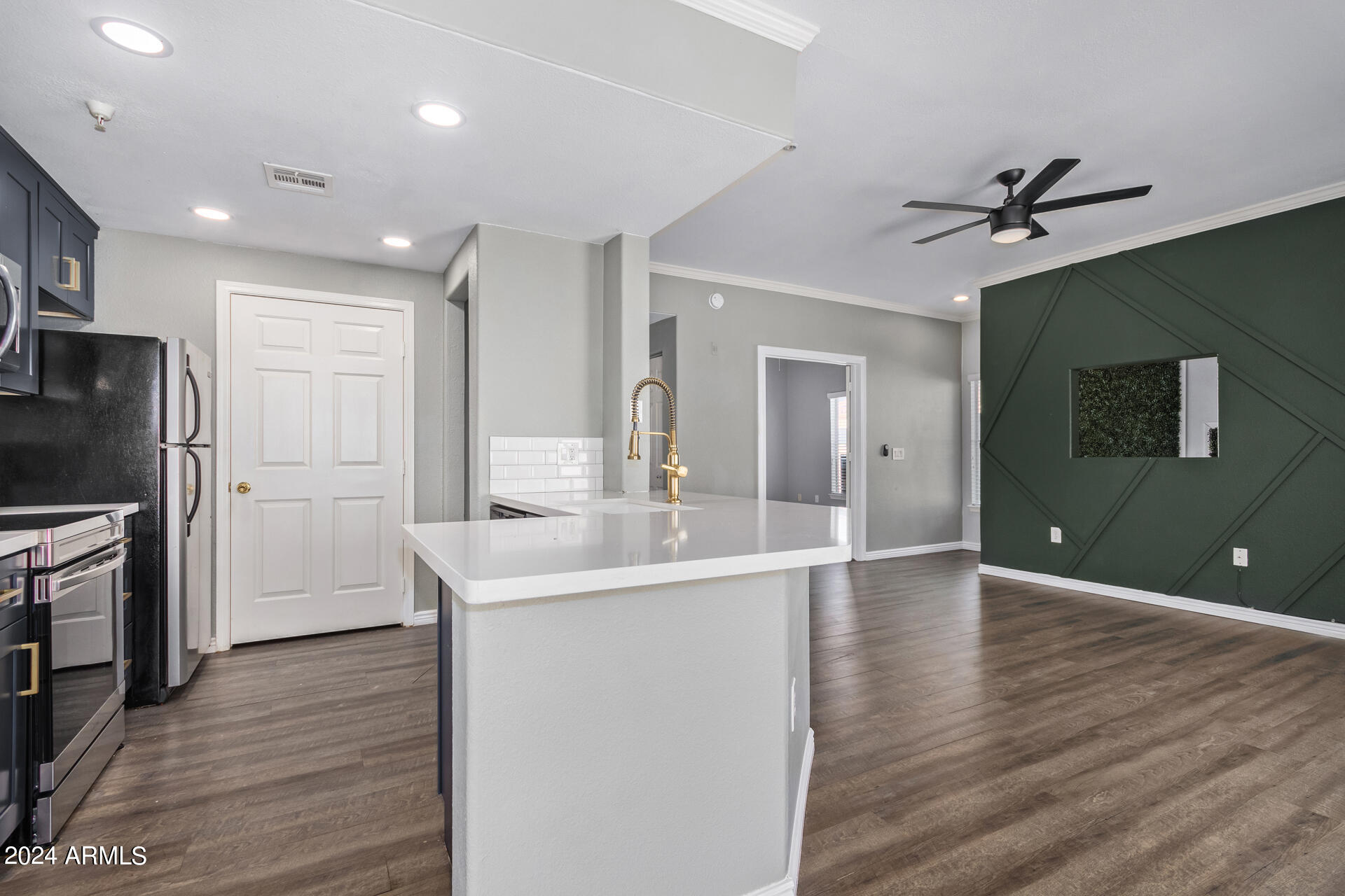 3236 E CHANDLER Boulevard # 2089