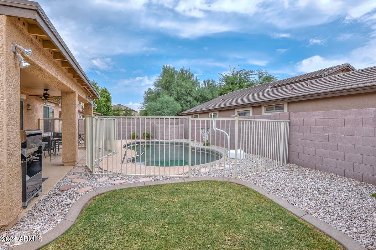 11141 N 162ND Drive