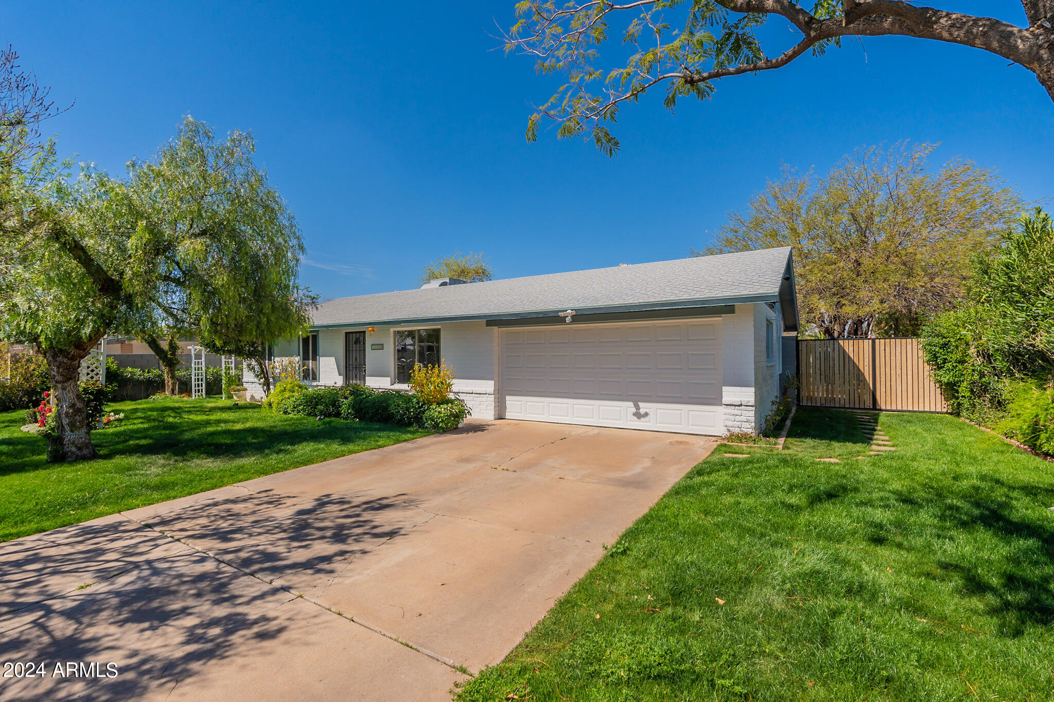 1628 W VILLA MARIA Drive