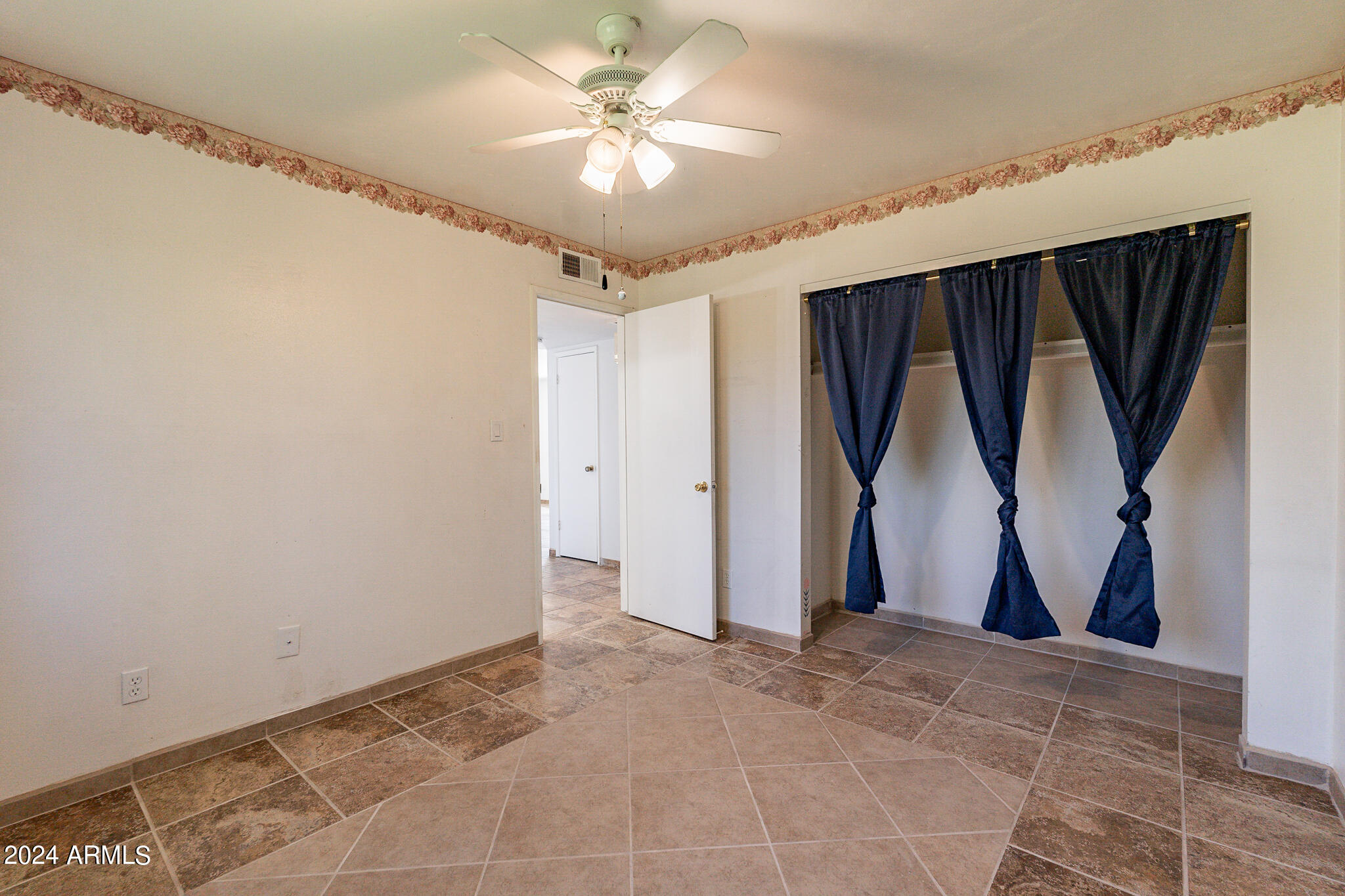 1628 W VILLA MARIA Drive
