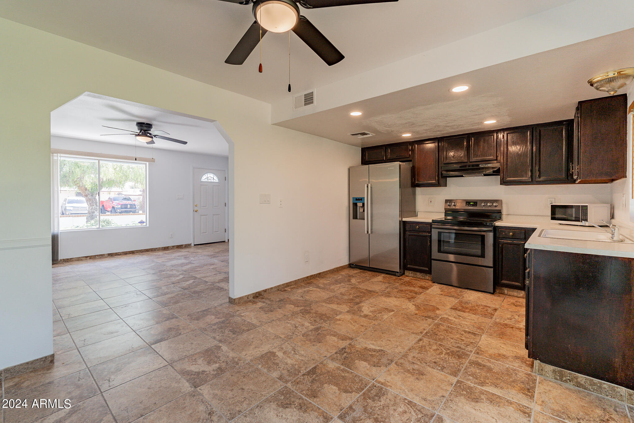 1628 W VILLA MARIA Drive