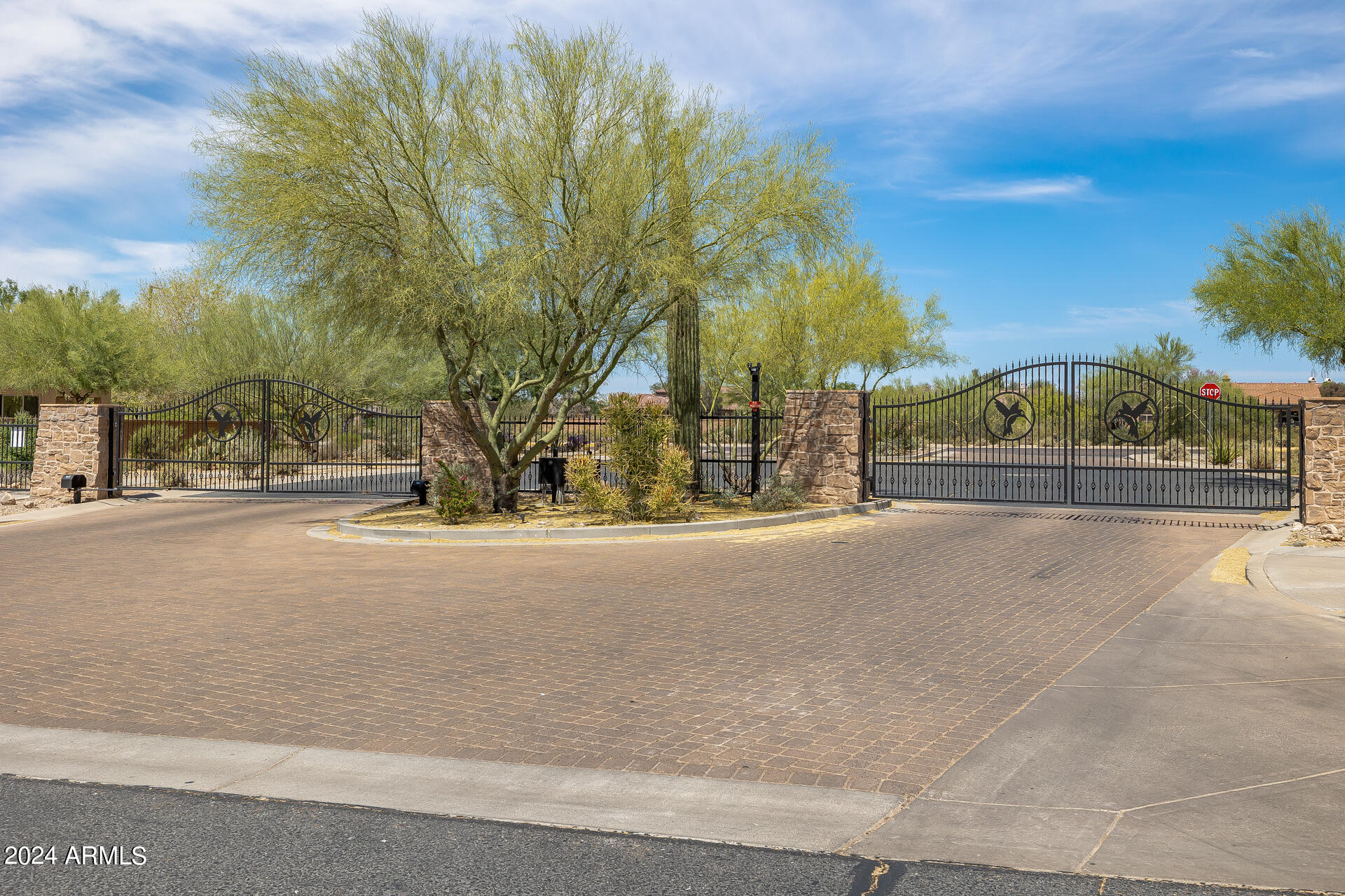 1751 W Sienna Bouquet Place