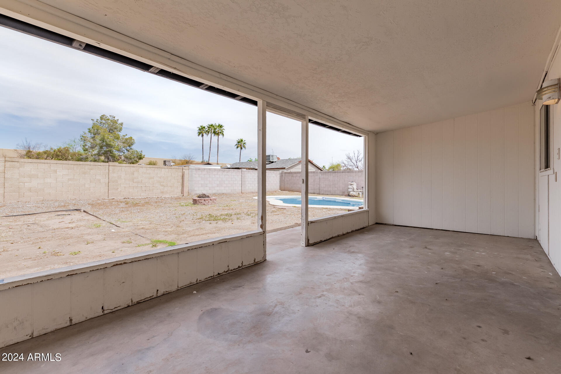 3326 W WAHALLA Lane