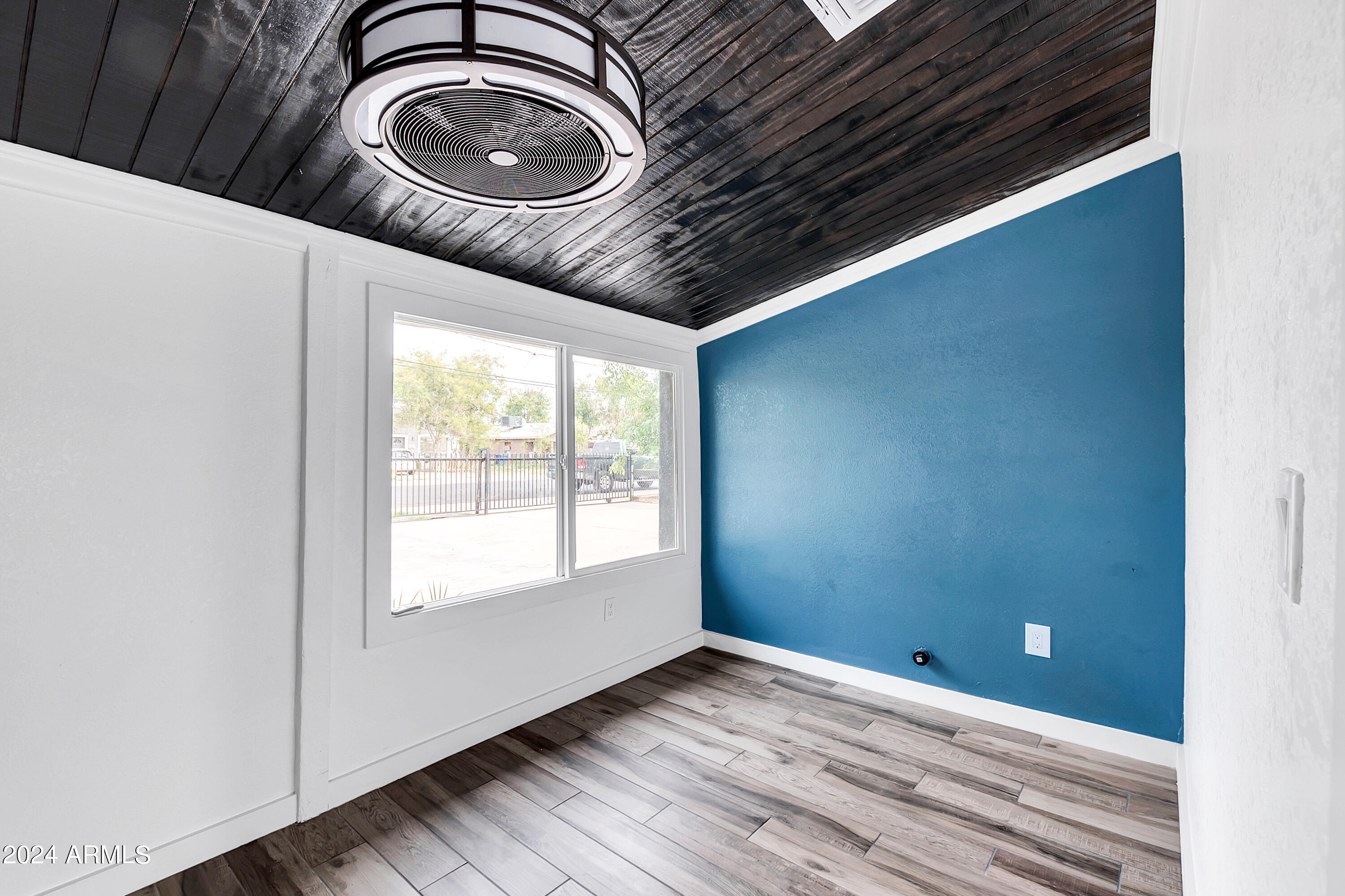 524 S MACDONALD Street