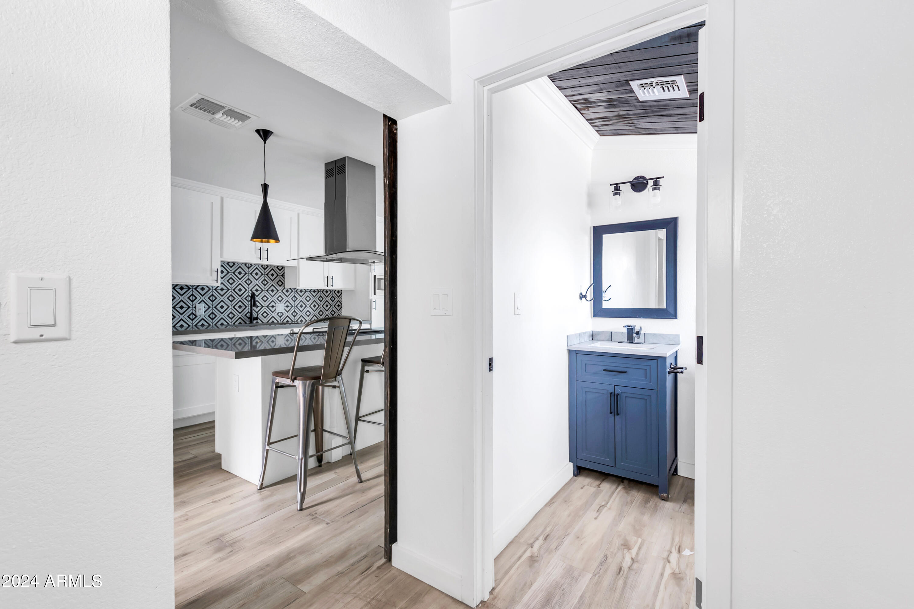 524 S MACDONALD Street