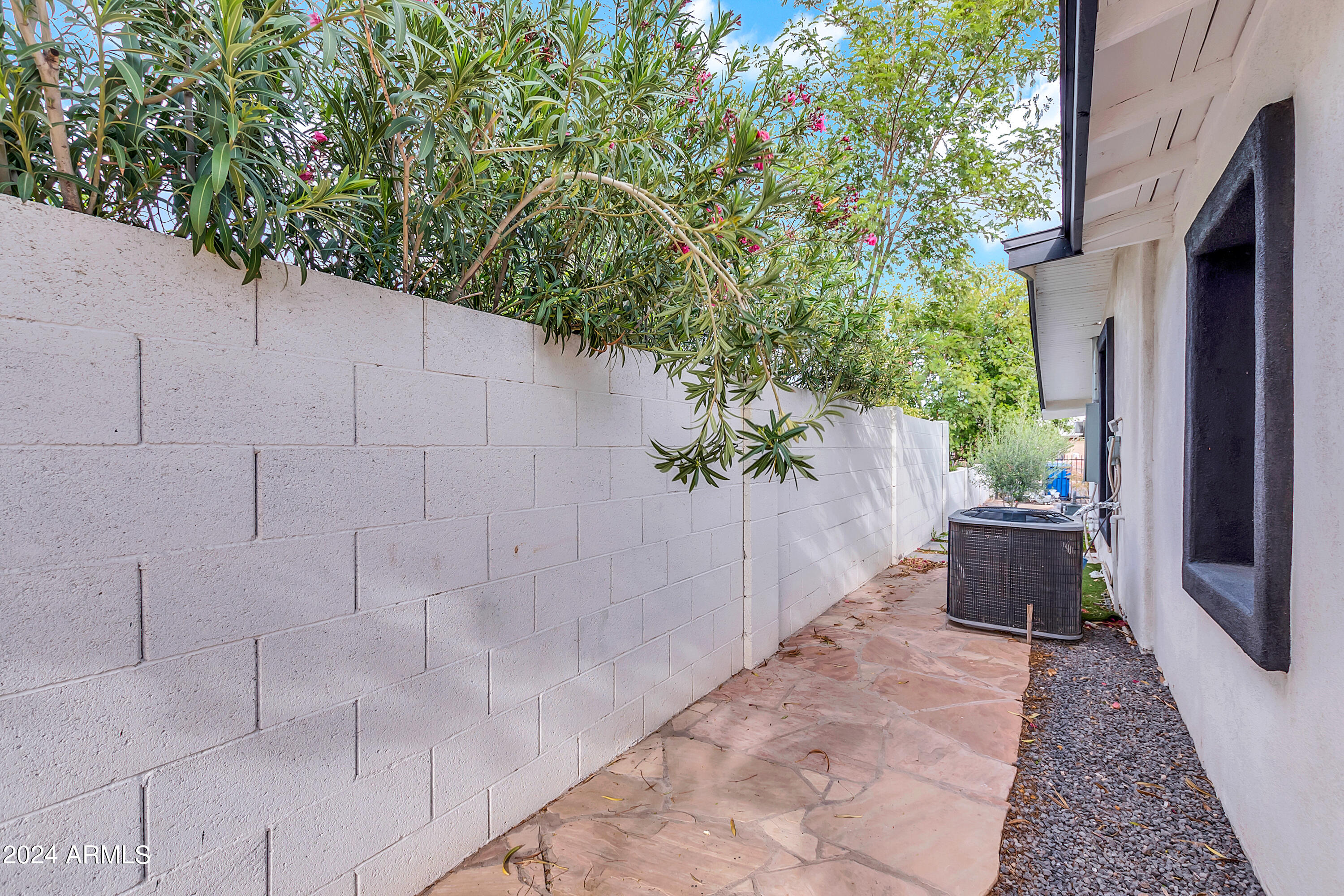 524 S MACDONALD Street