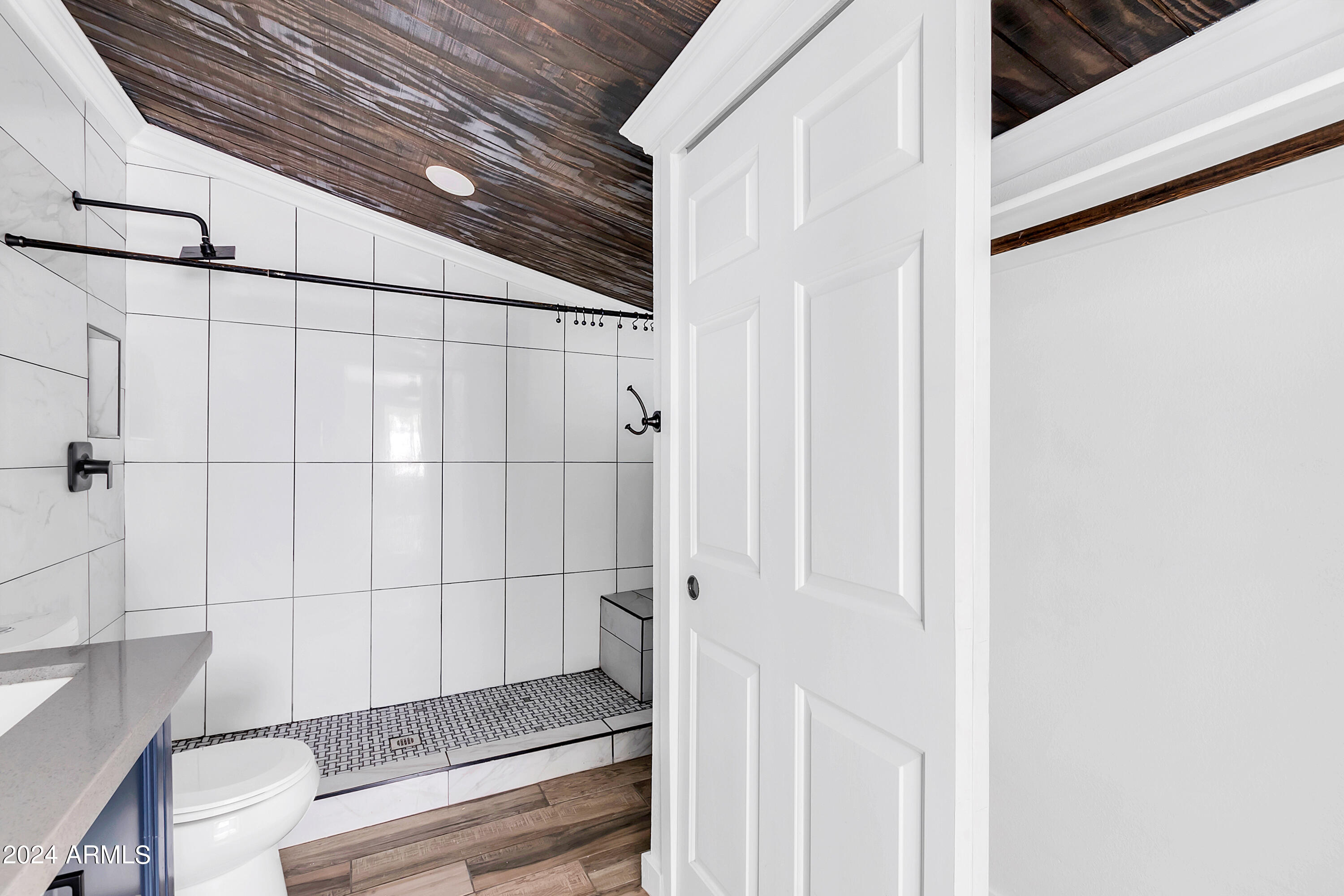 524 S MACDONALD Street