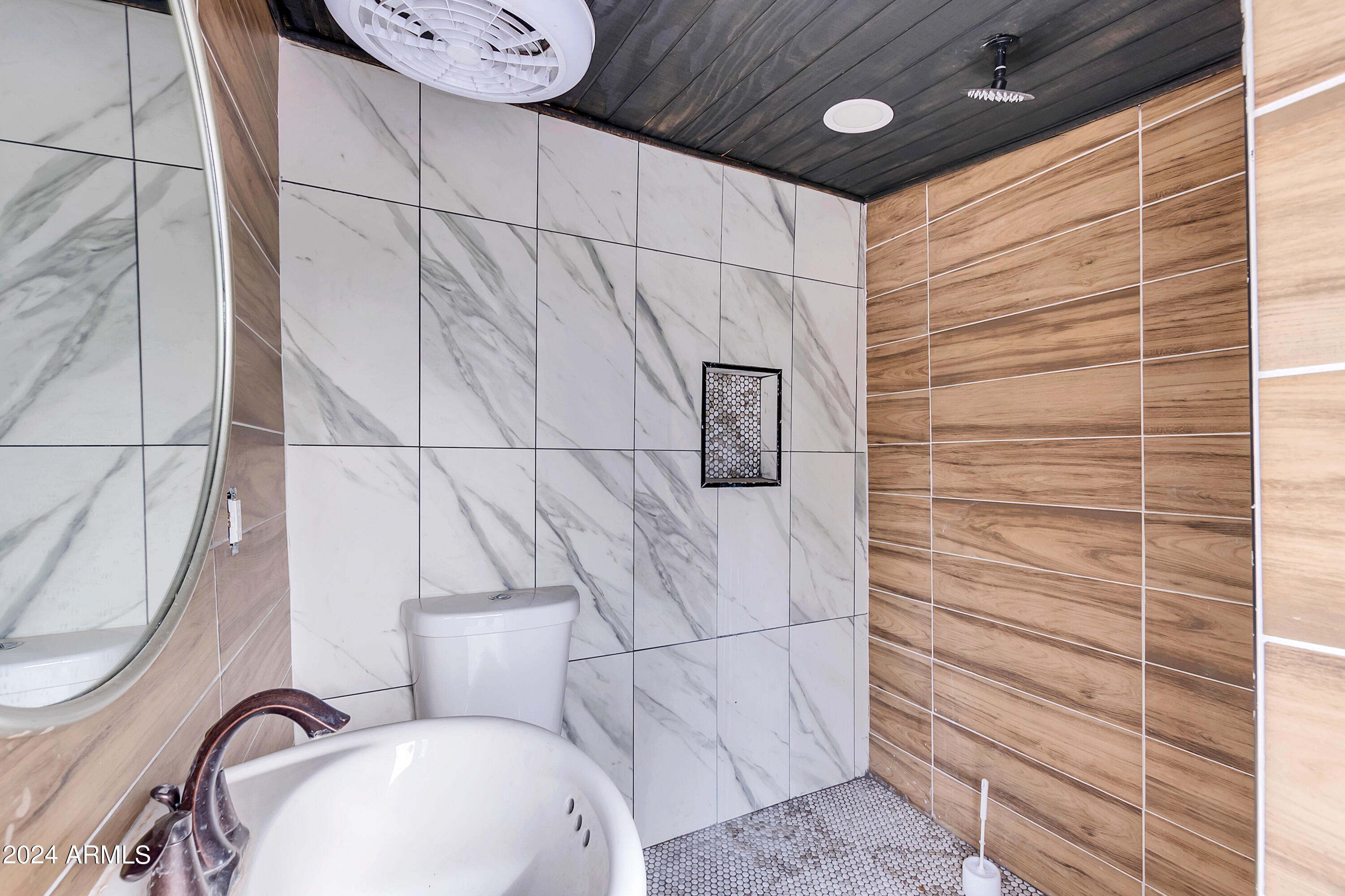 524 S MACDONALD Street