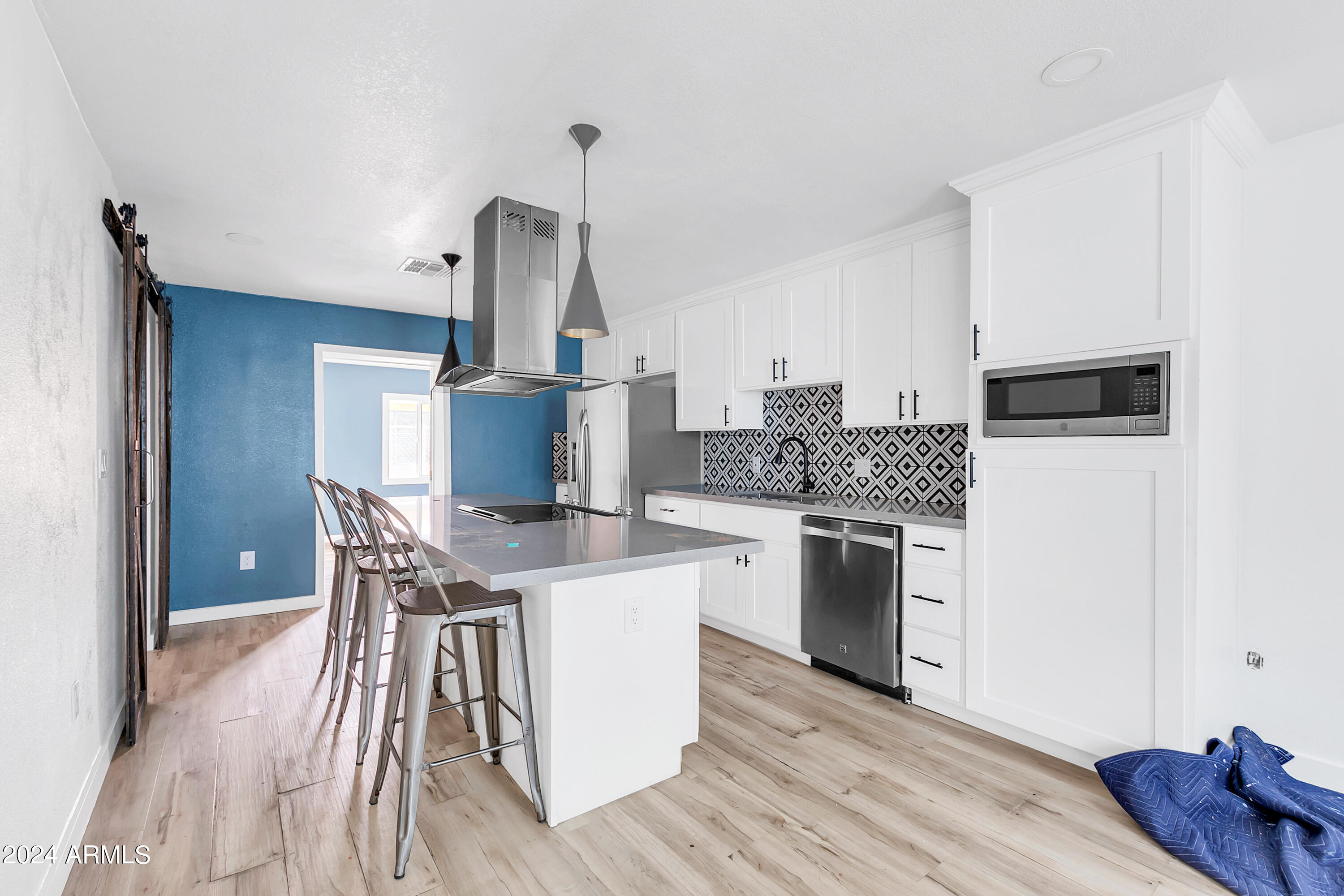 524 S MACDONALD Street