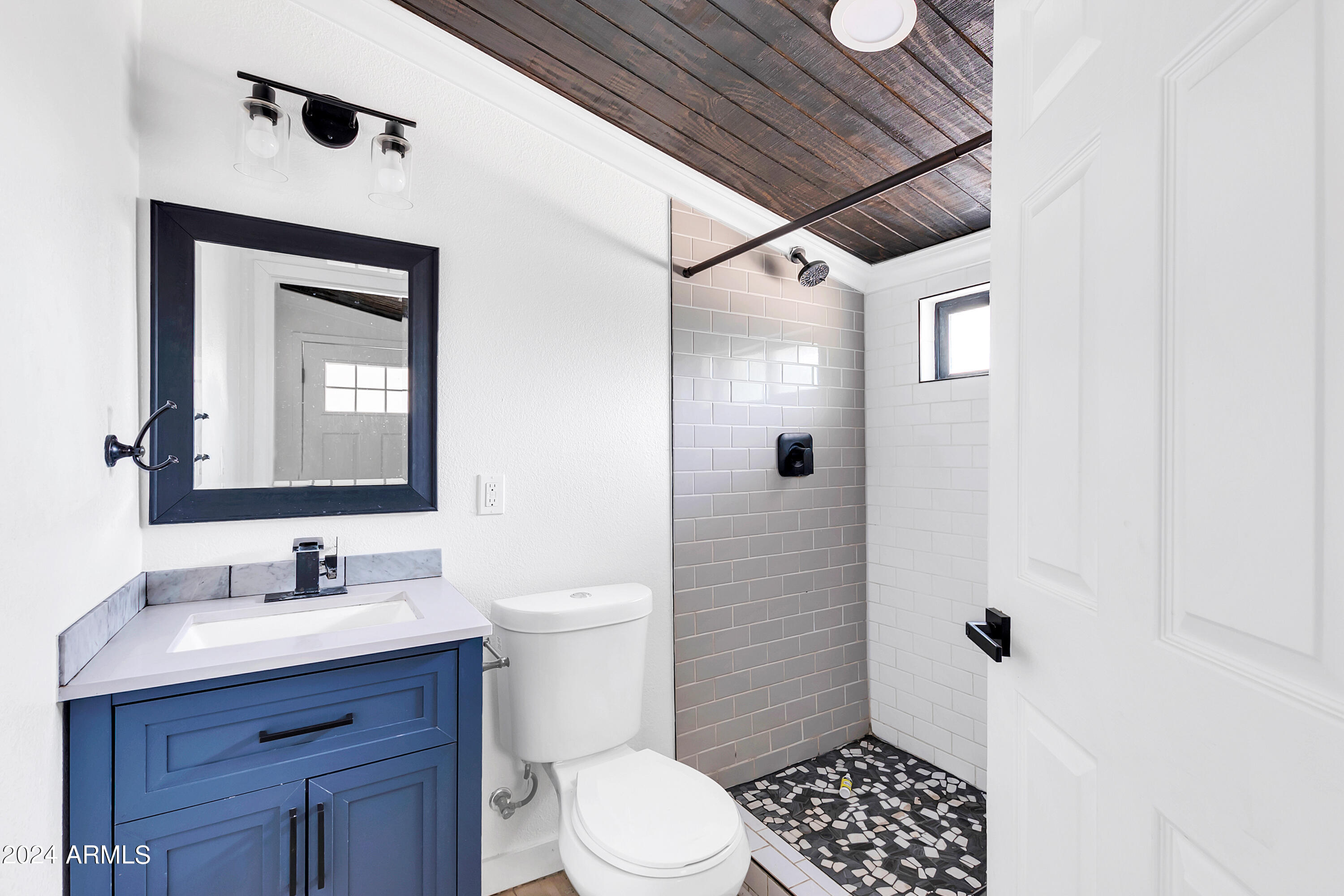 524 S MACDONALD Street