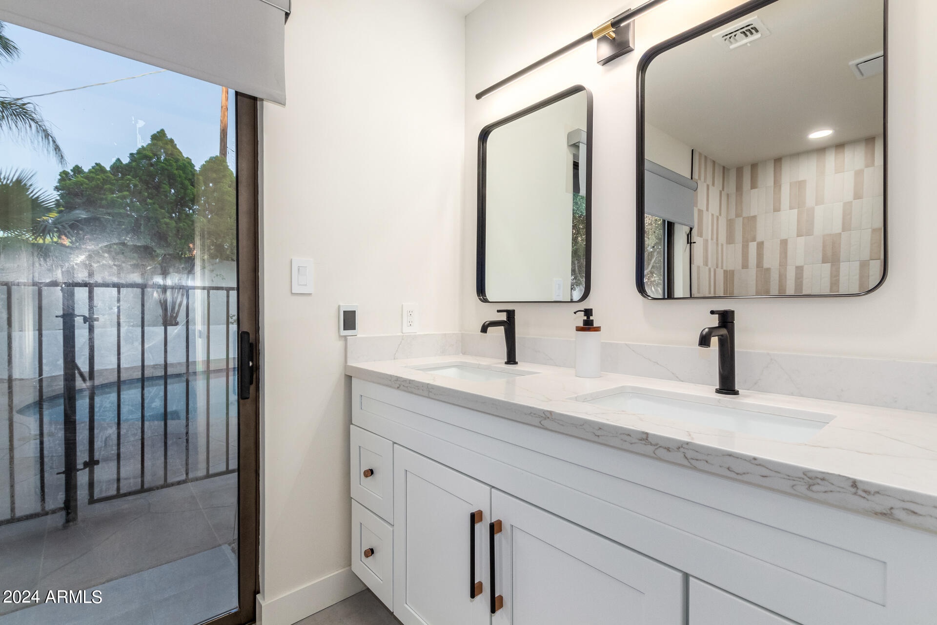 5347 E SHERIDAN Street