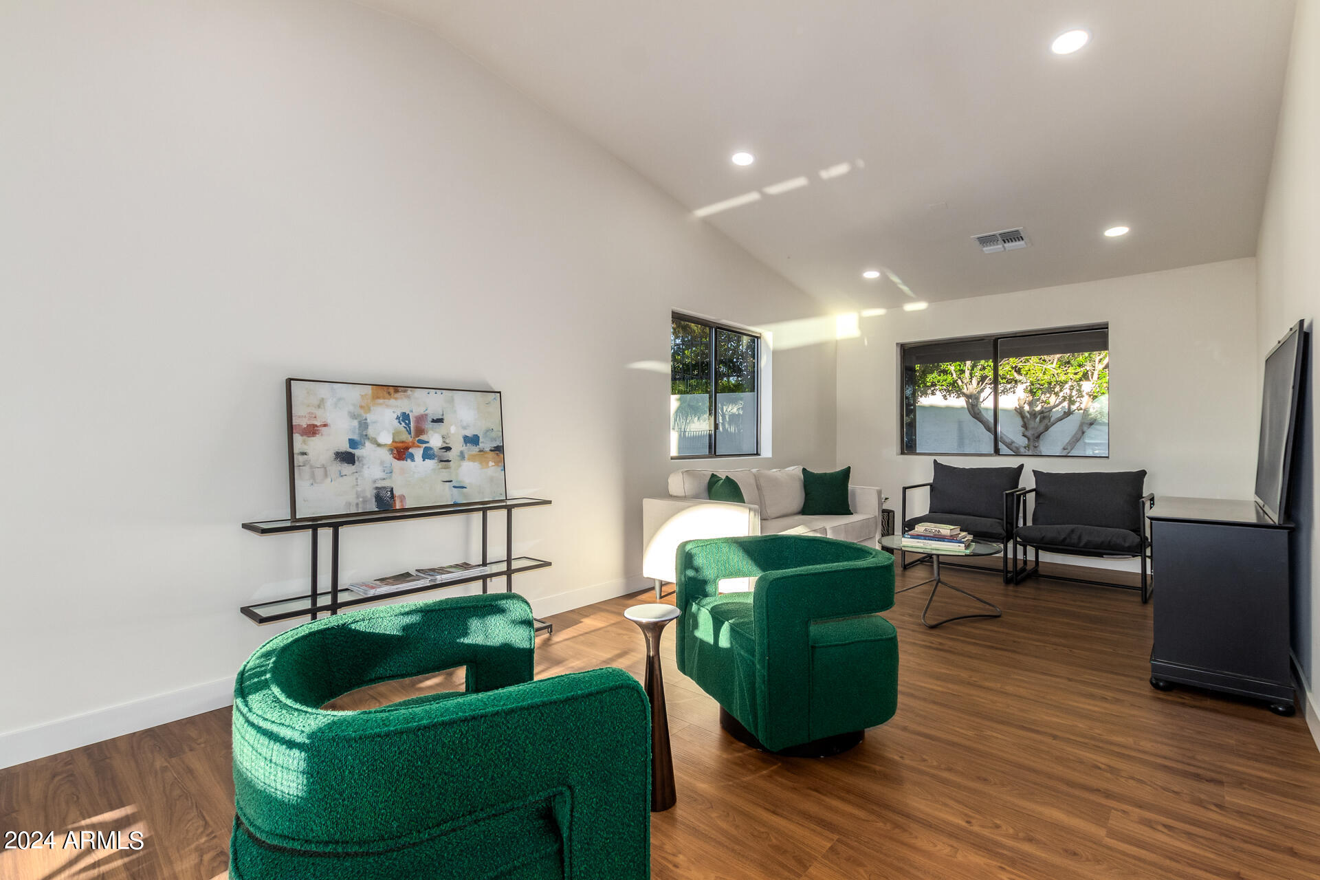 5347 E SHERIDAN Street