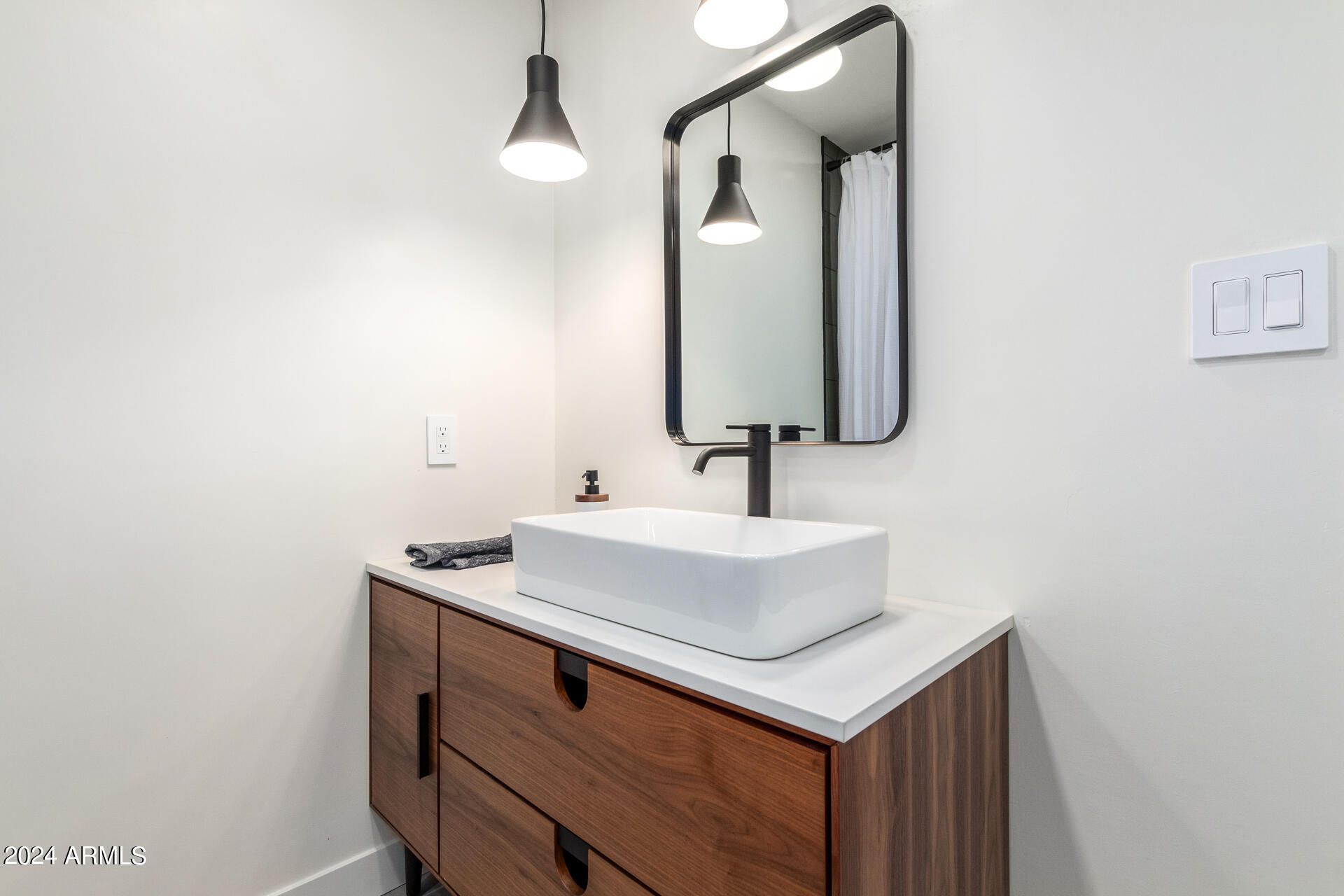 5347 E SHERIDAN Street