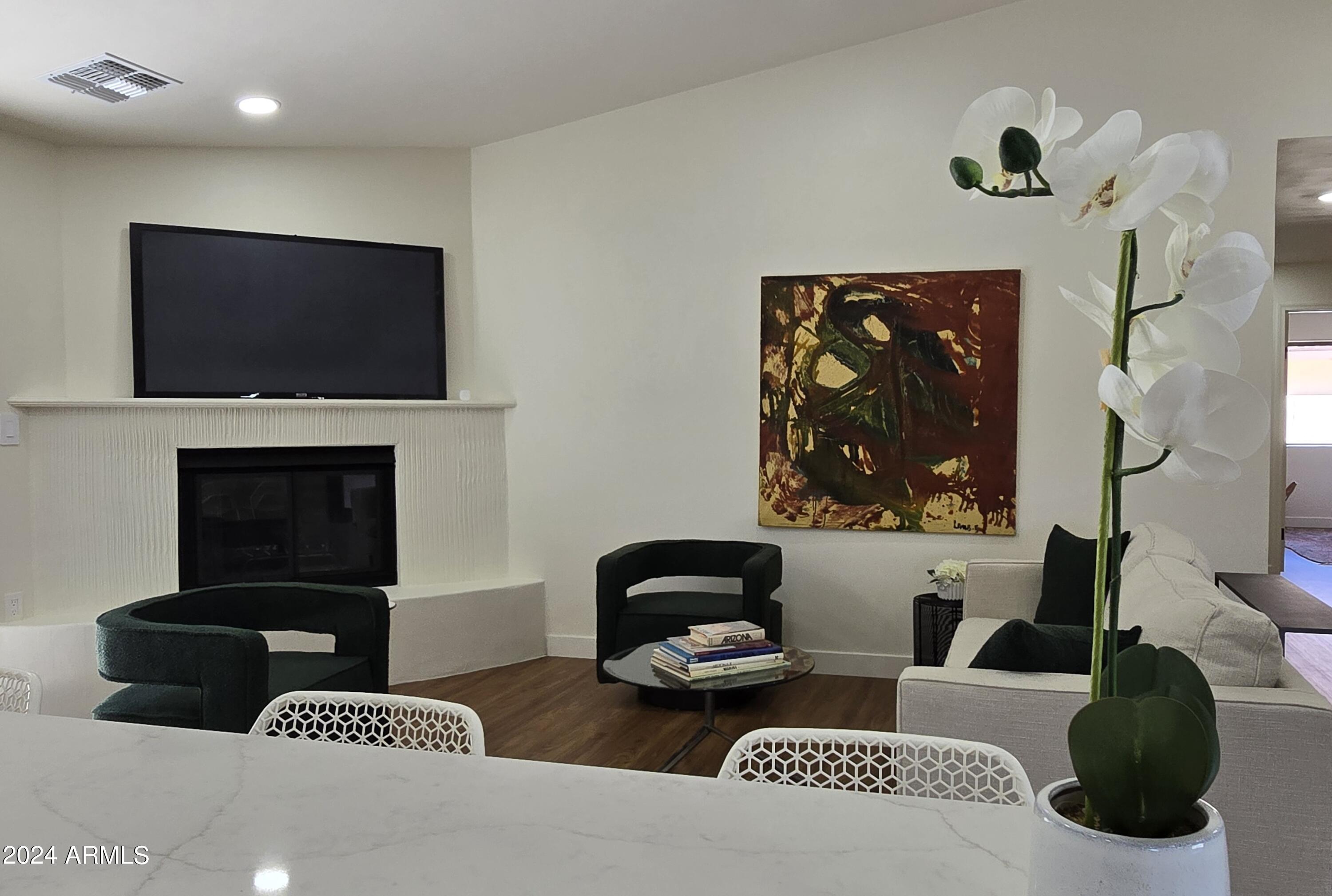 5347 E SHERIDAN Street