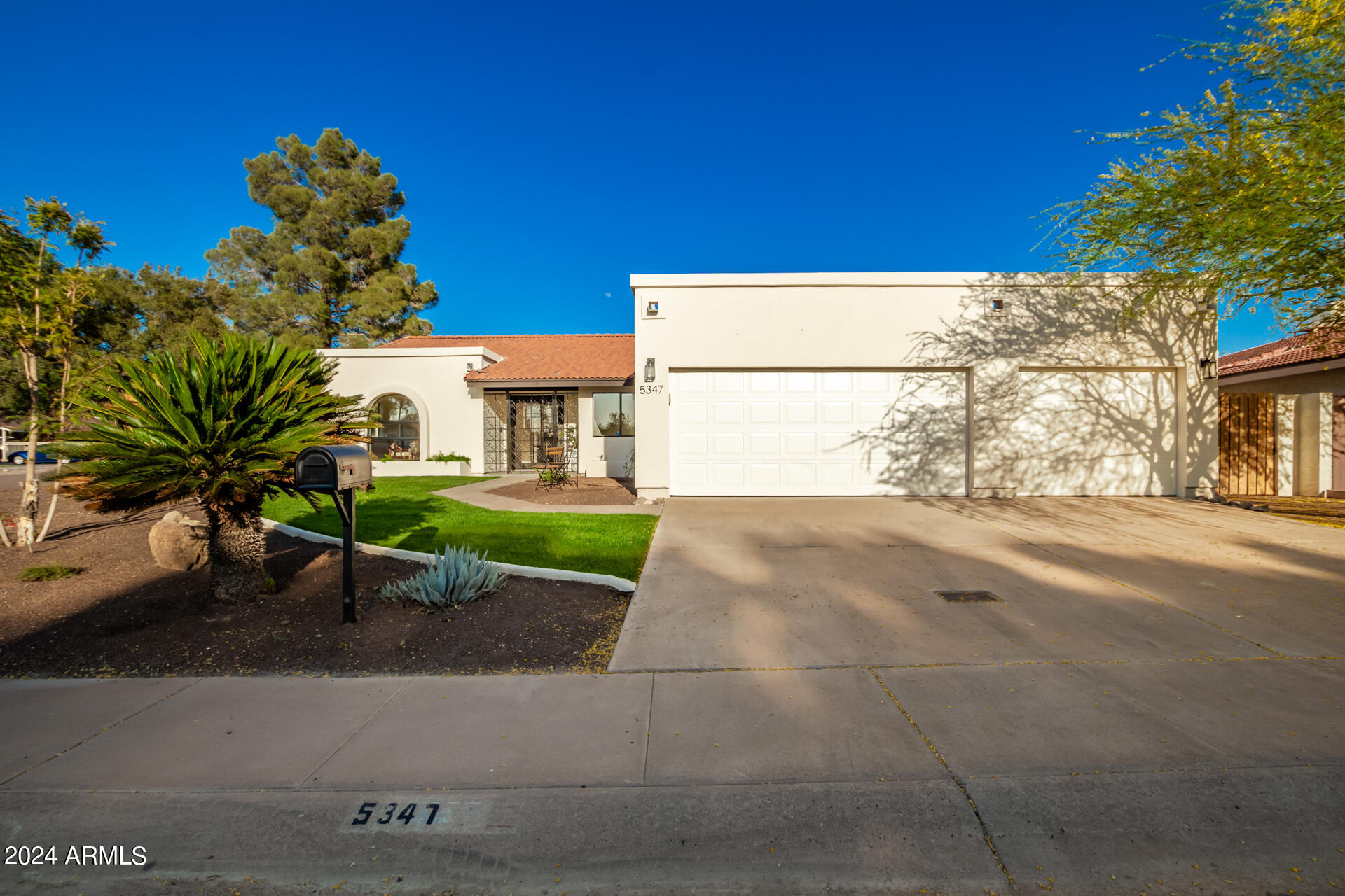 5347 E SHERIDAN Street