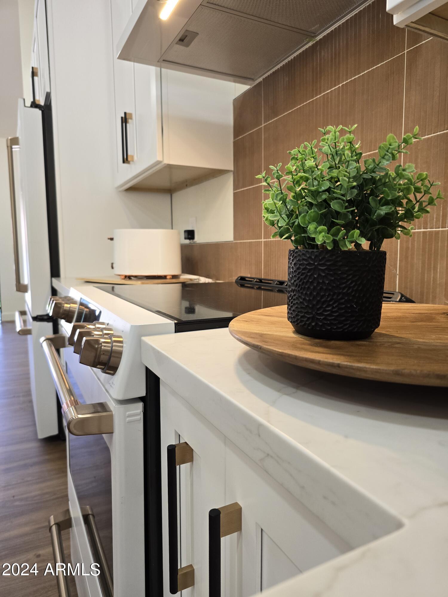 5347 E SHERIDAN Street