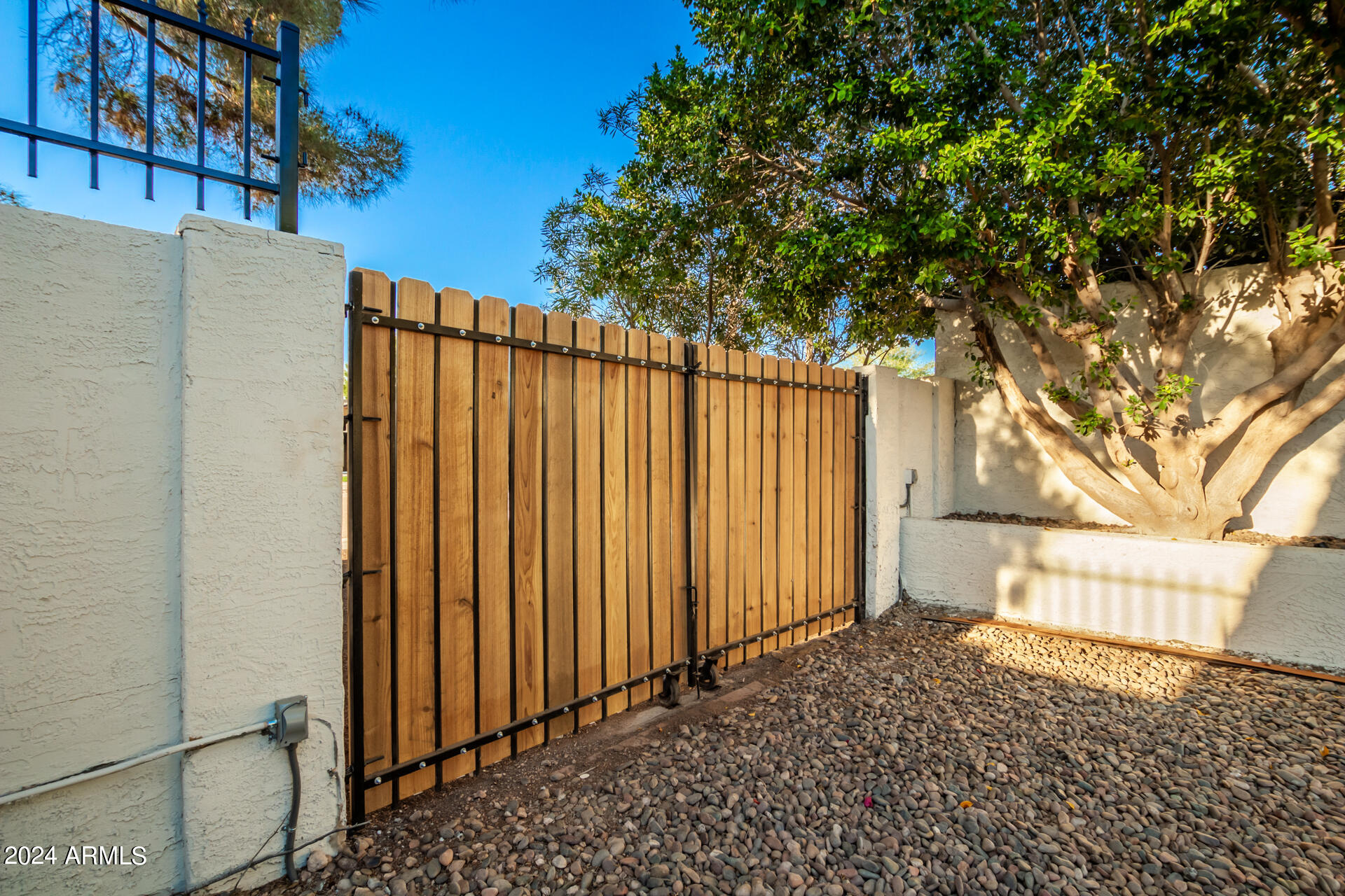 5347 E SHERIDAN Street