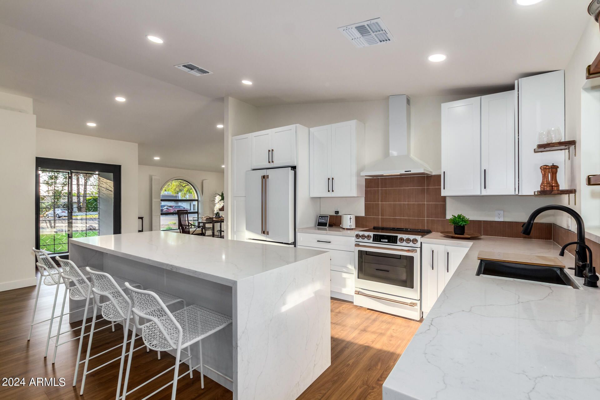 5347 E SHERIDAN Street