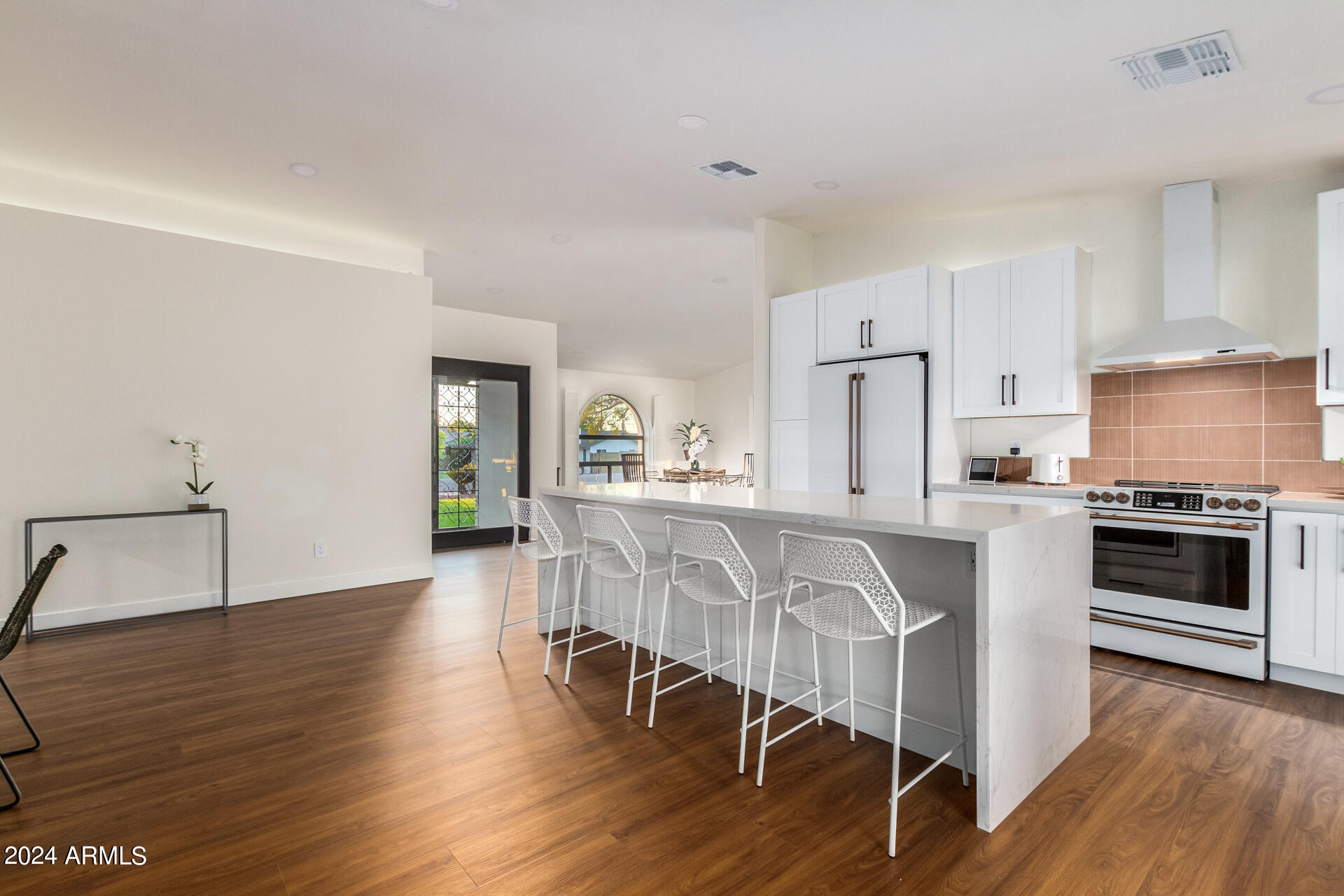 5347 E SHERIDAN Street