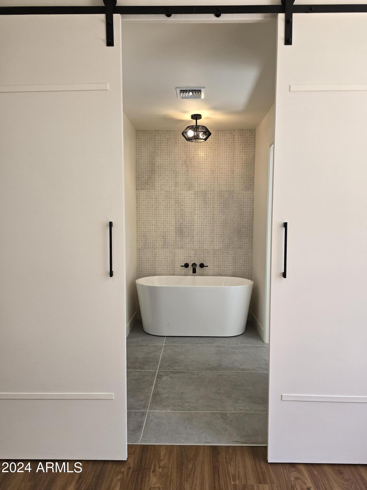 5347 E SHERIDAN Street