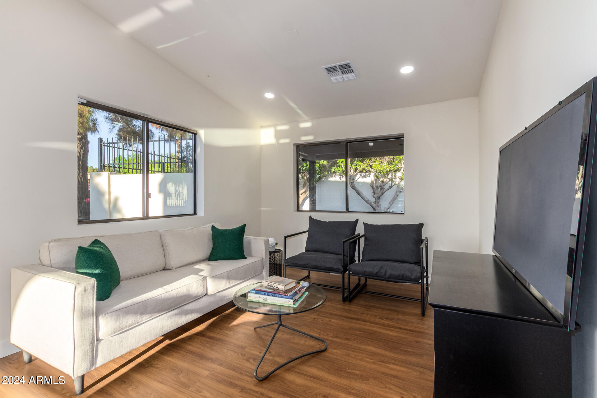 5347 E SHERIDAN Street