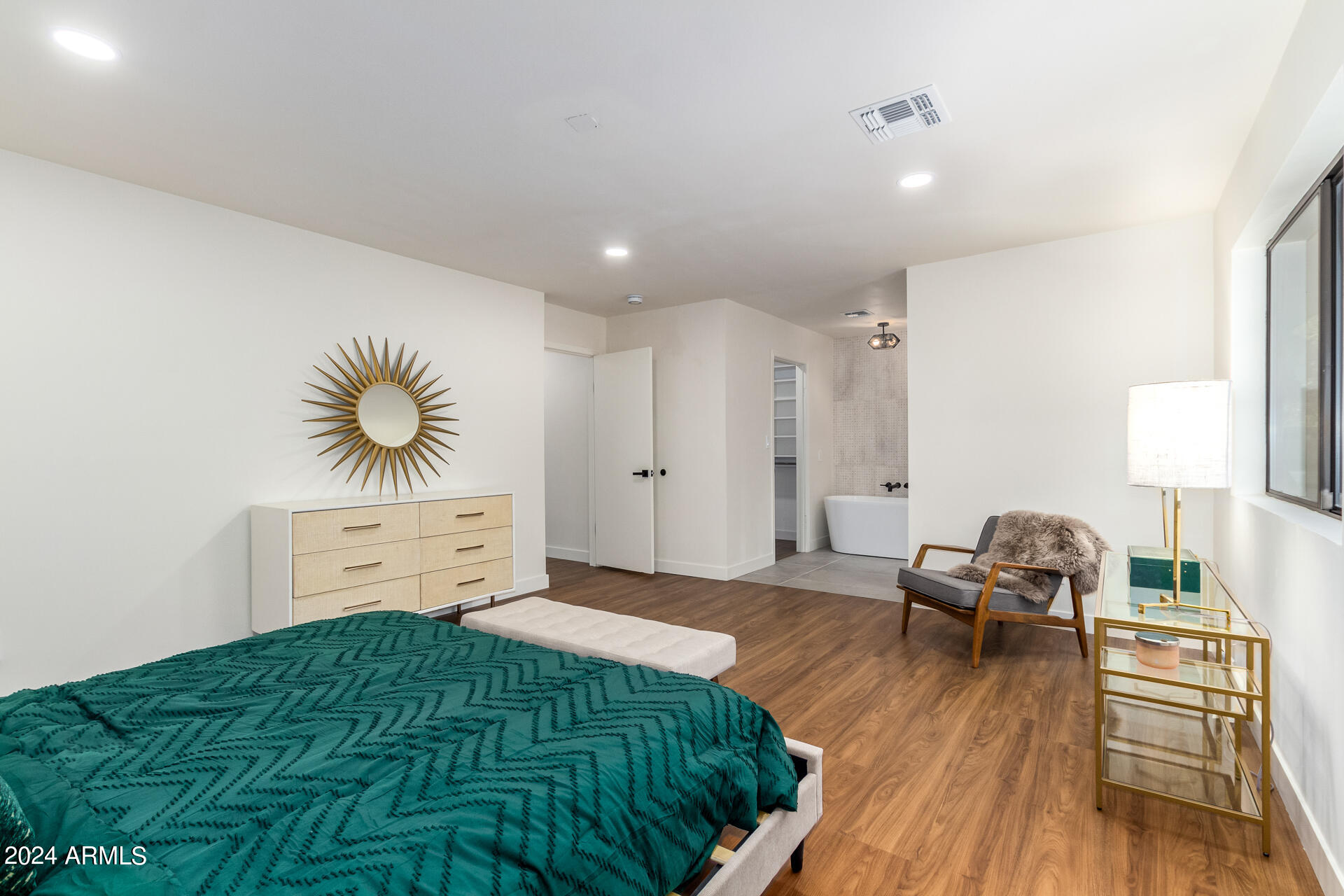 5347 E SHERIDAN Street