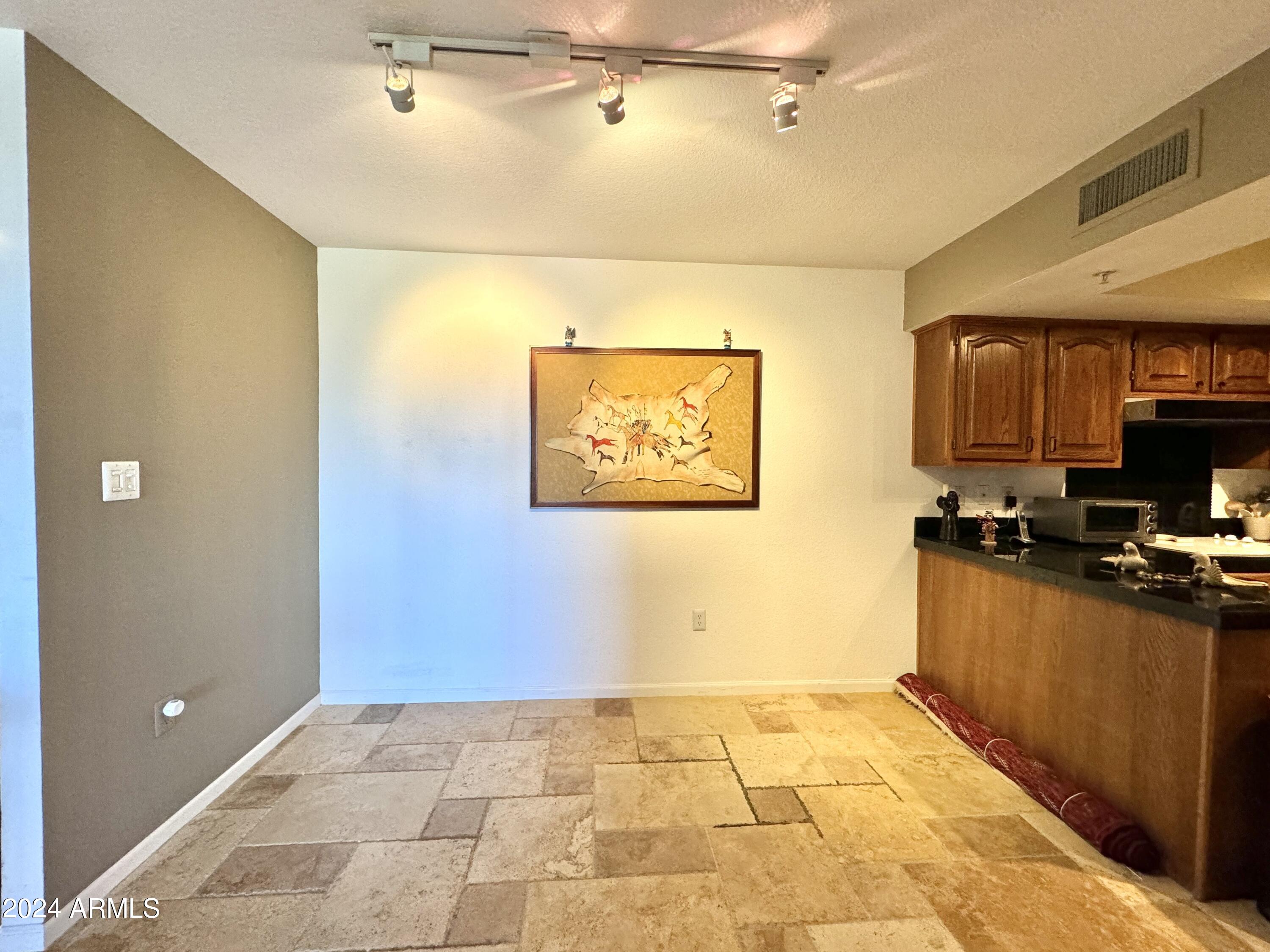 4200 N MILLER Road # 506