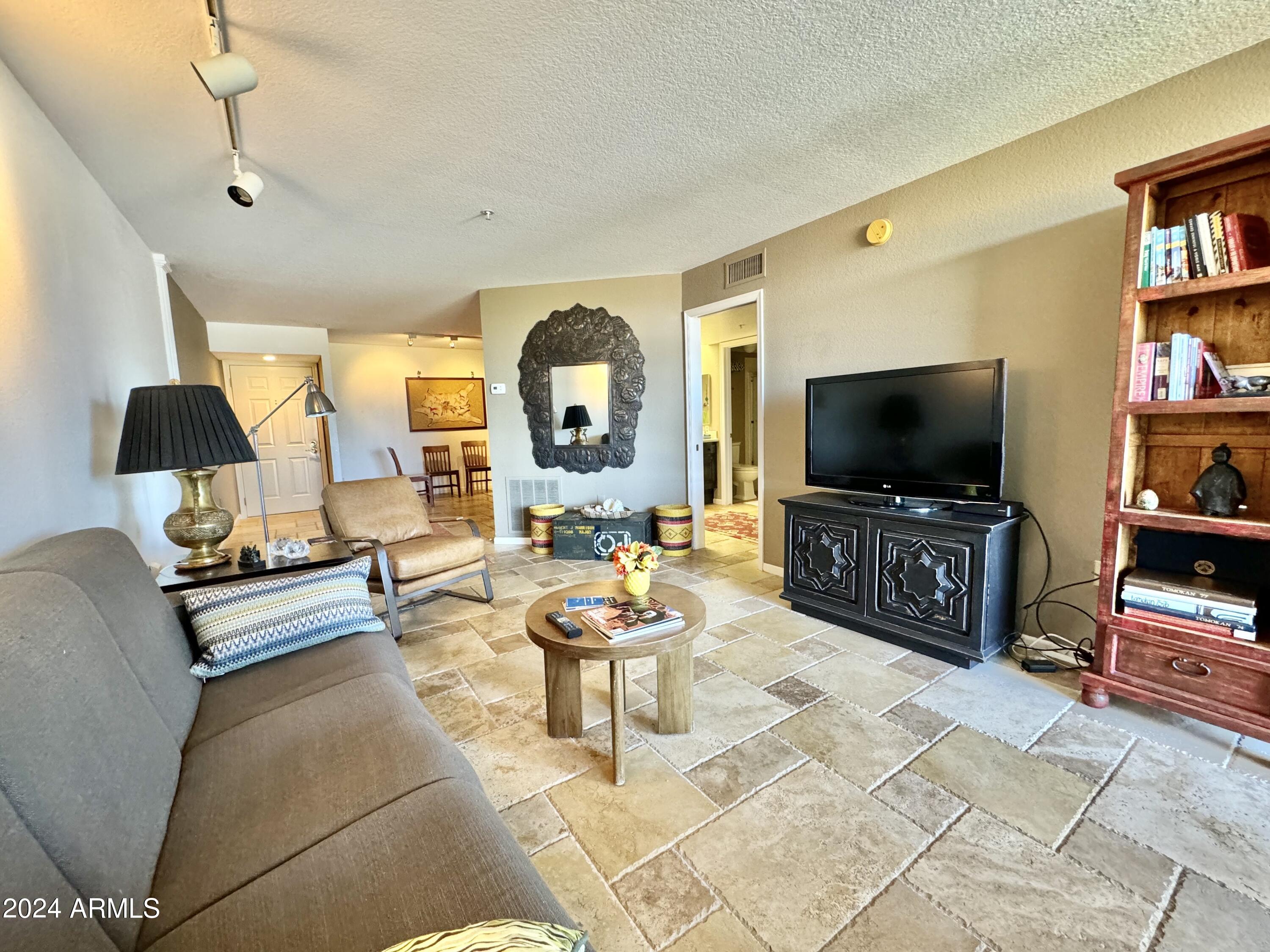 4200 N MILLER Road # 506