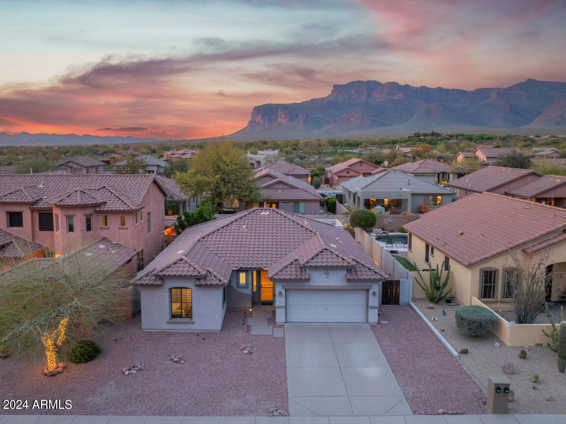 7640 E GLOBEMALLOW Lane