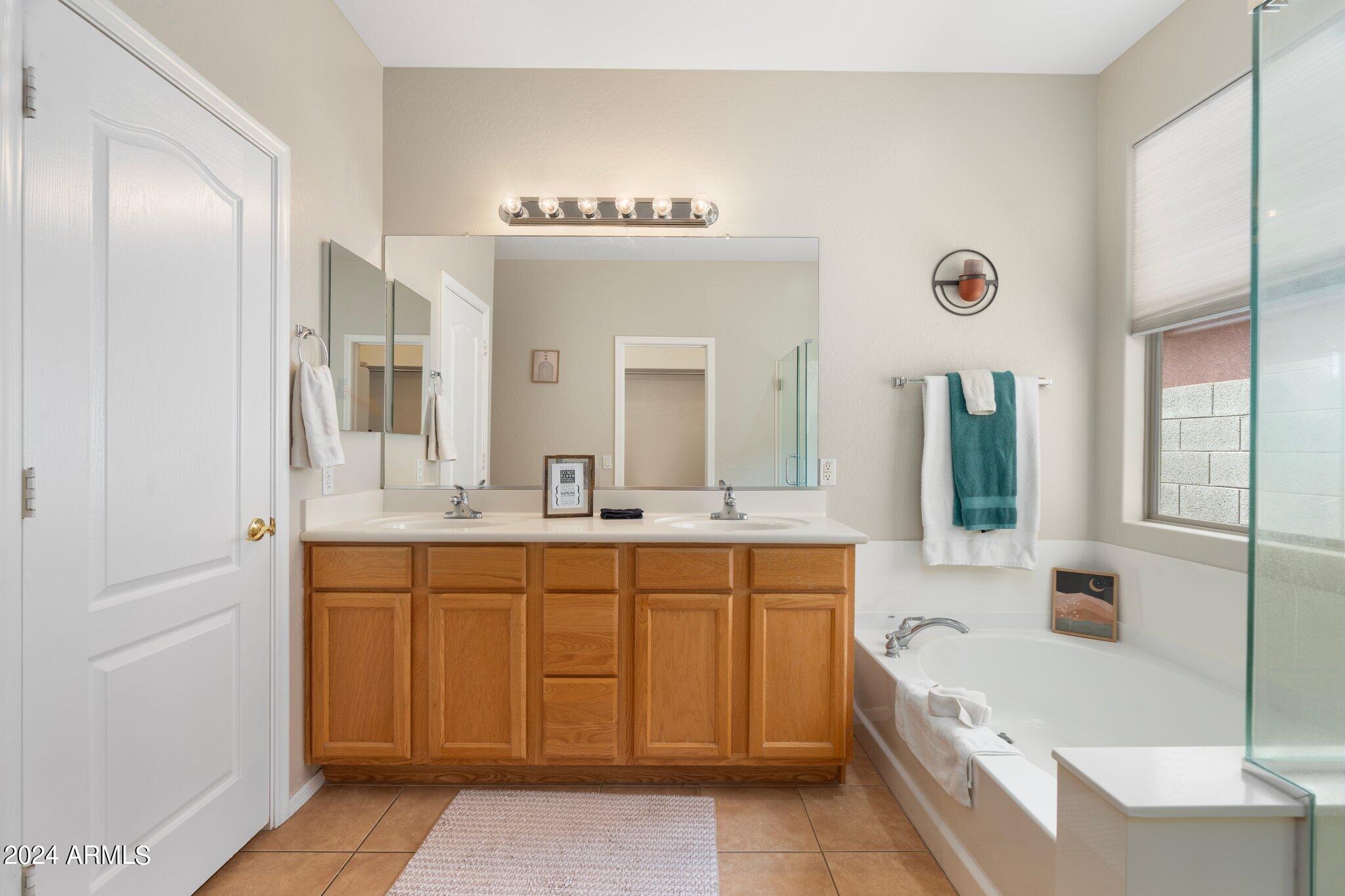 7640 E GLOBEMALLOW Lane