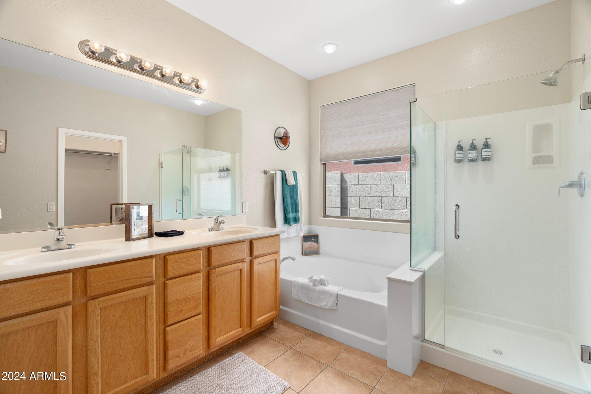 7640 E GLOBEMALLOW Lane