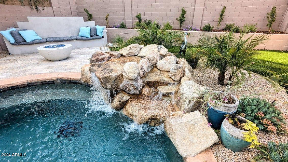3004 W PERDIDO Way