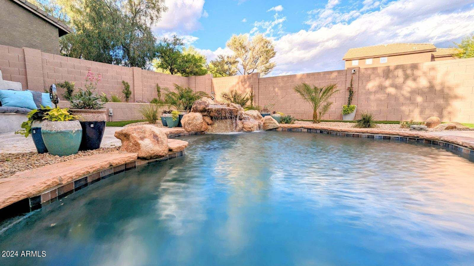 3004 W PERDIDO Way