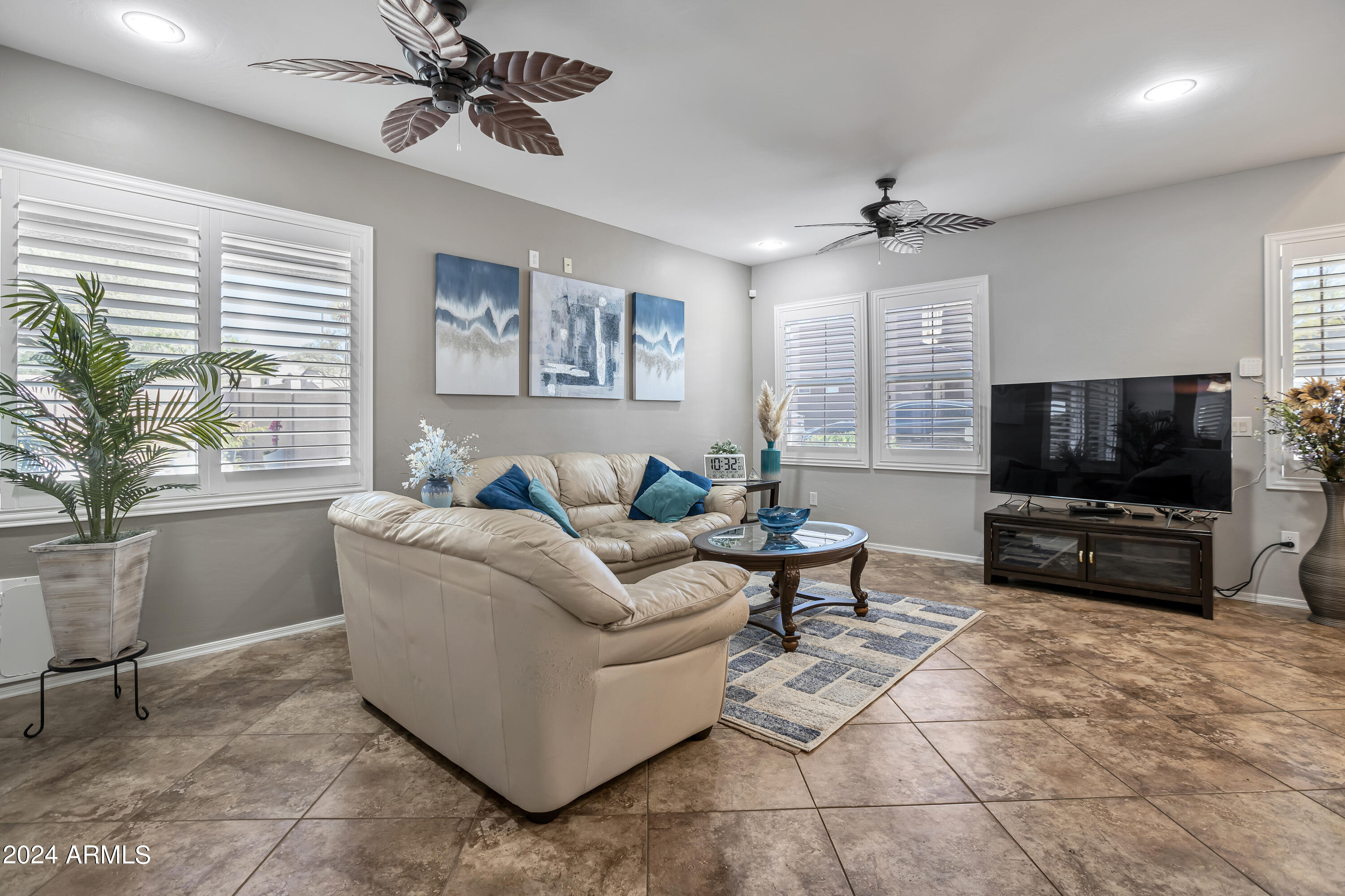 3004 W PERDIDO Way