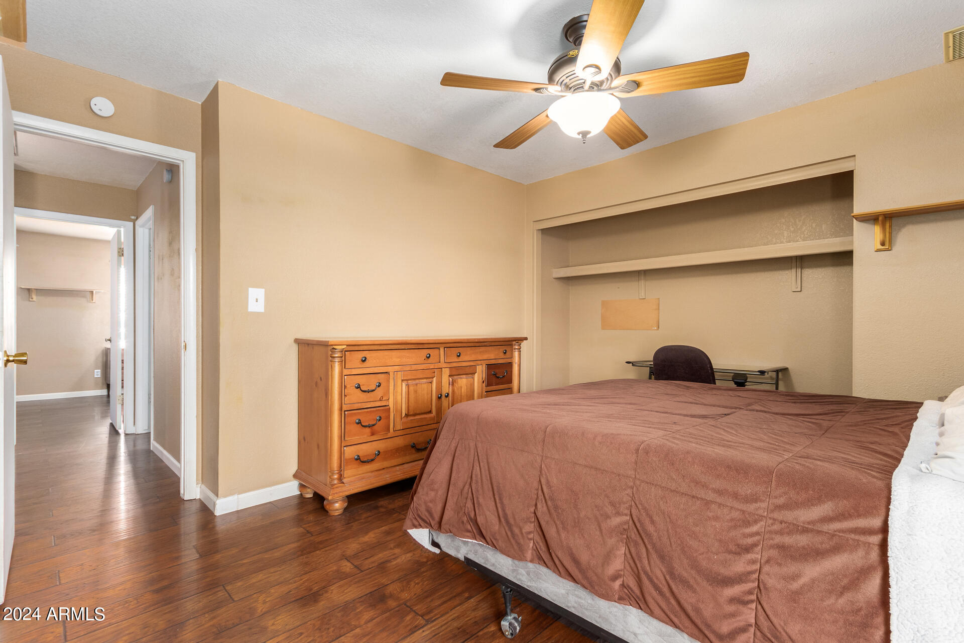 1311 W TONOPAH Drive