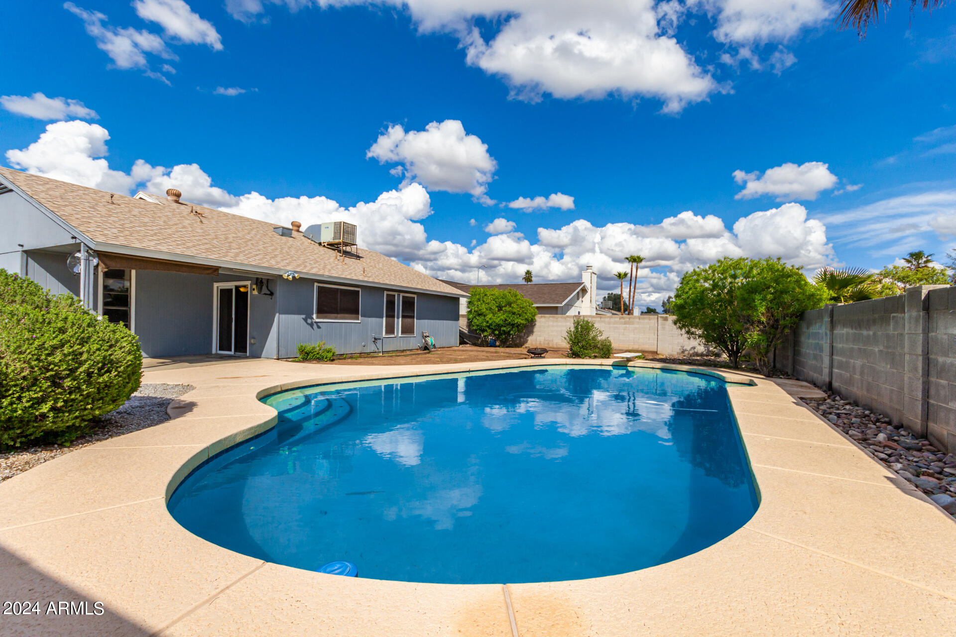 1311 W TONOPAH Drive