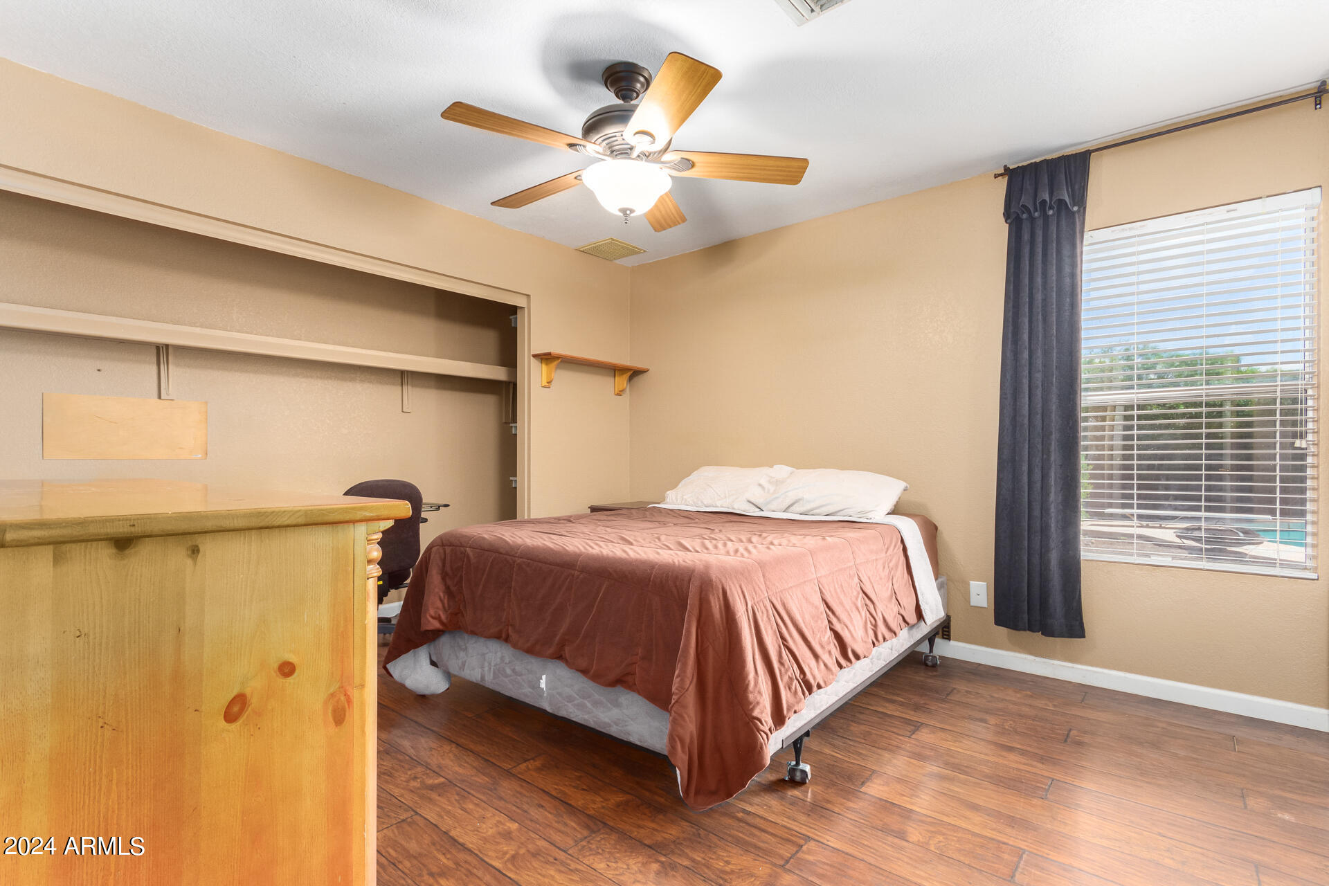 1311 W TONOPAH Drive