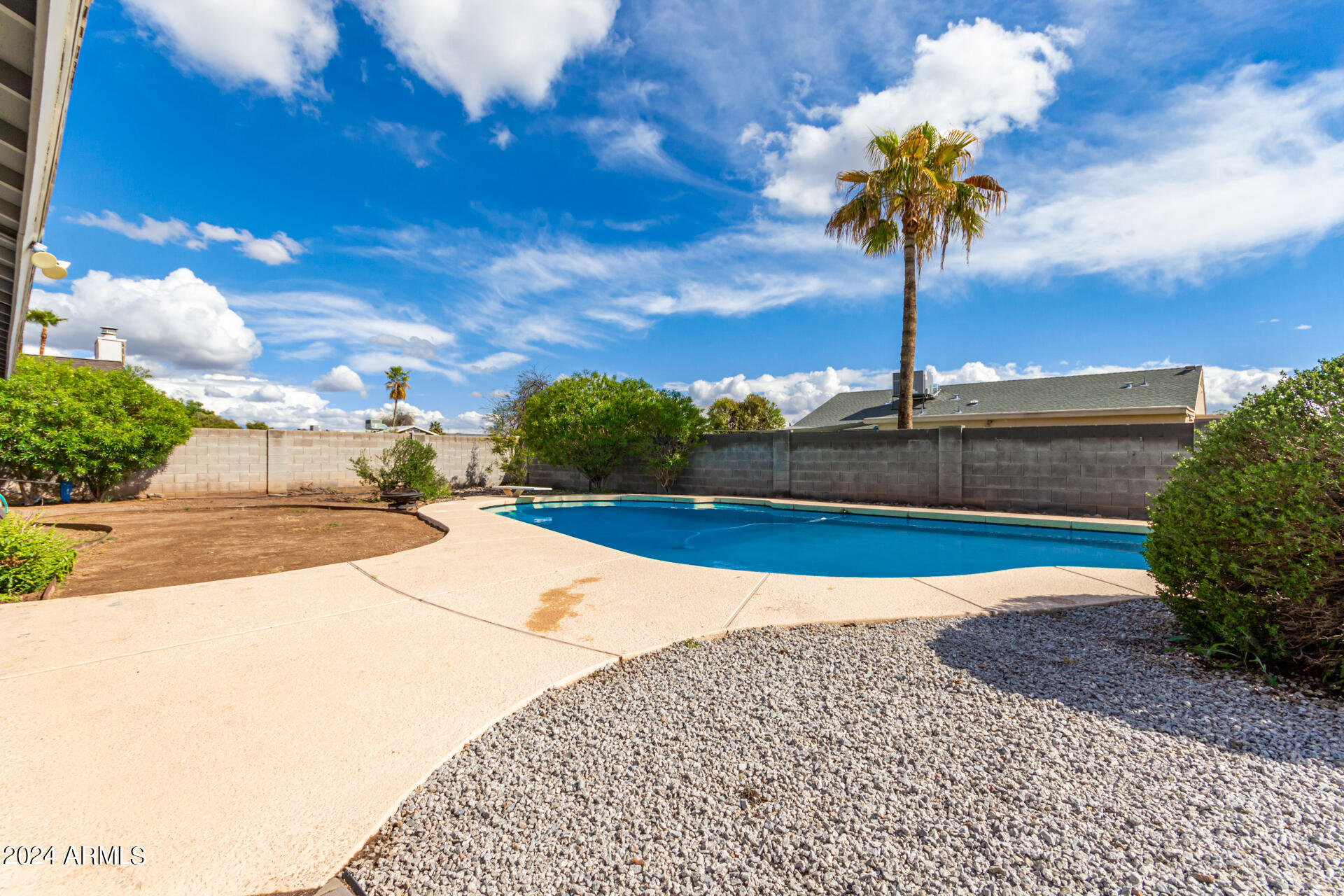 1311 W TONOPAH Drive