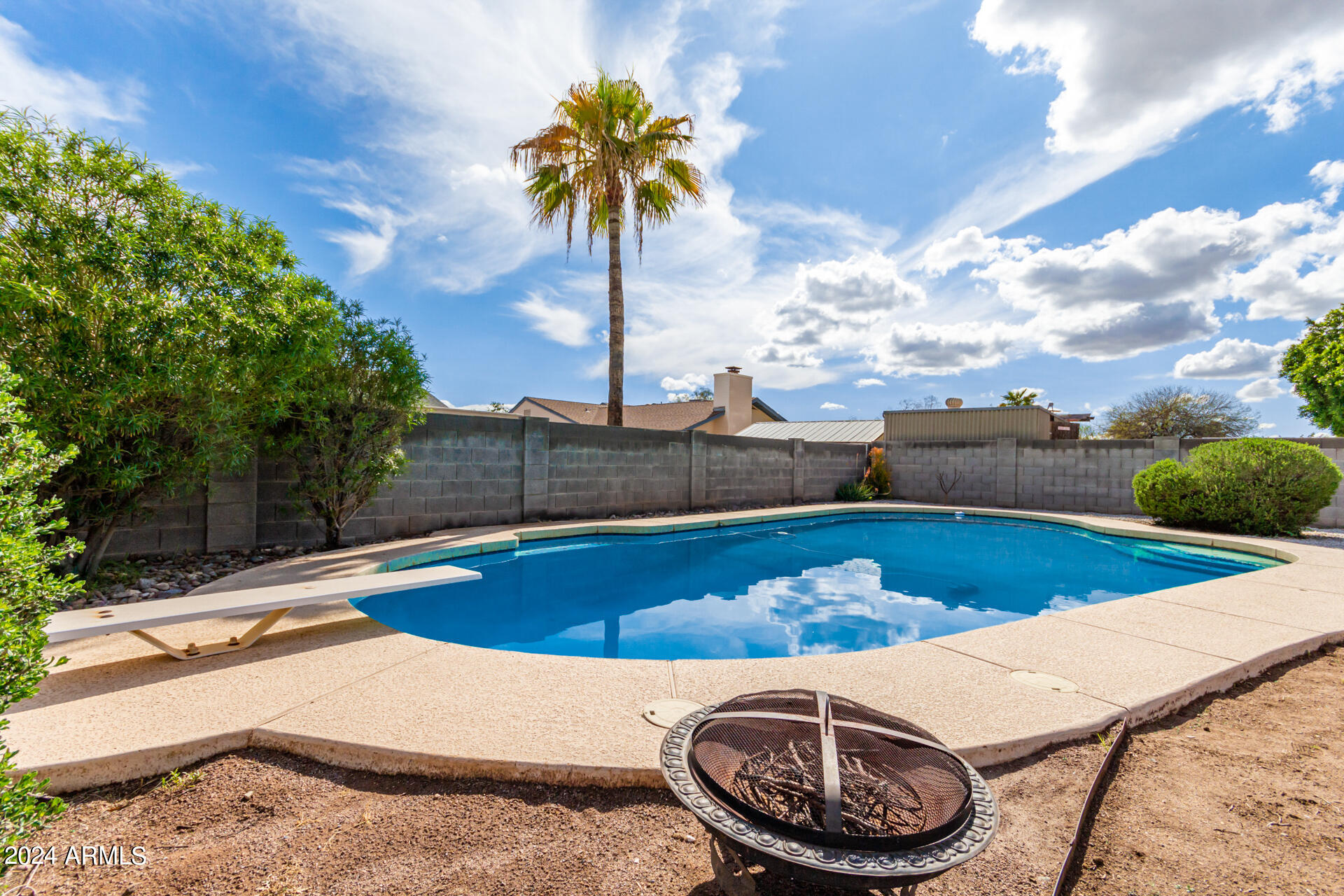 1311 W TONOPAH Drive