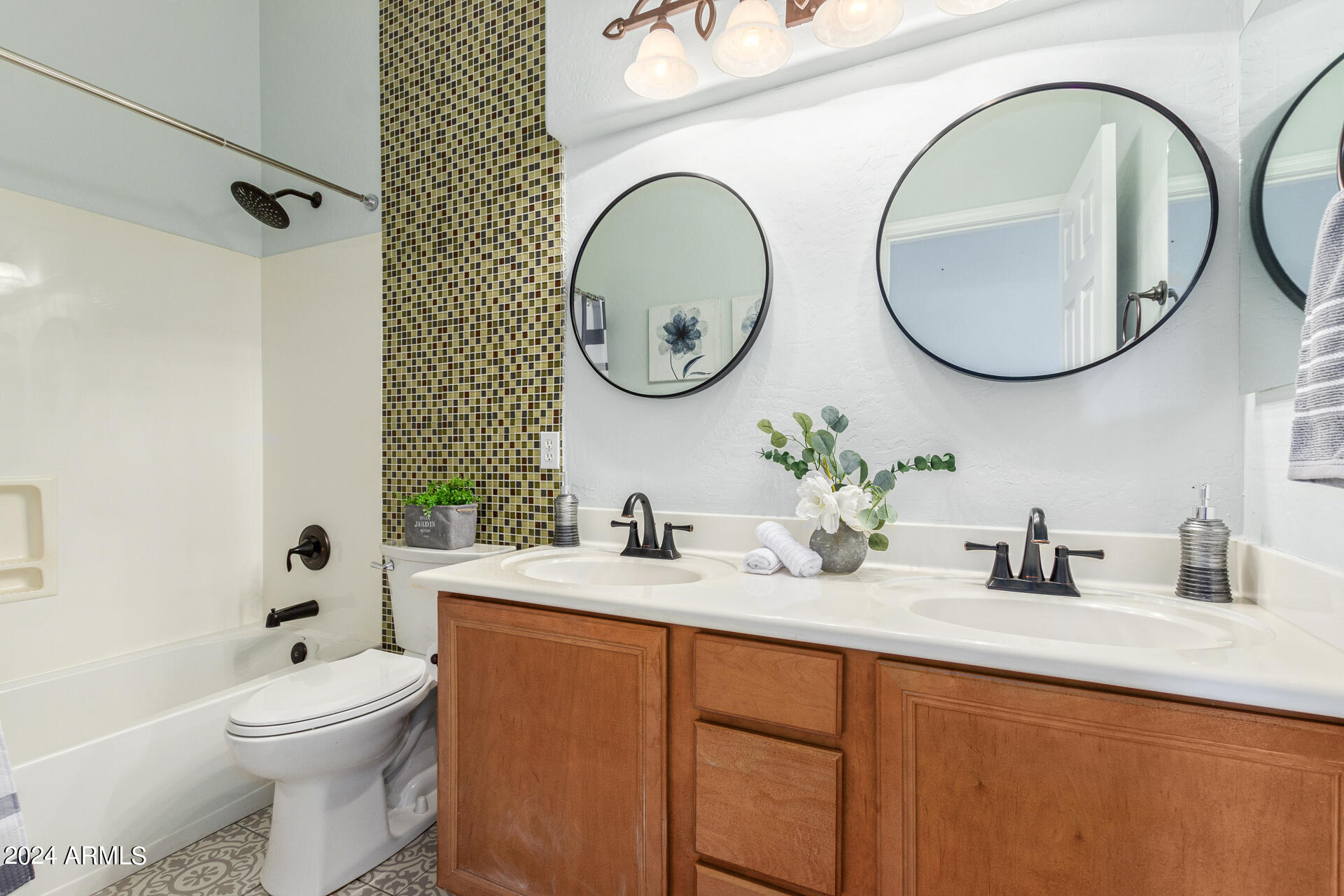 3010 W GLENHAVEN Drive