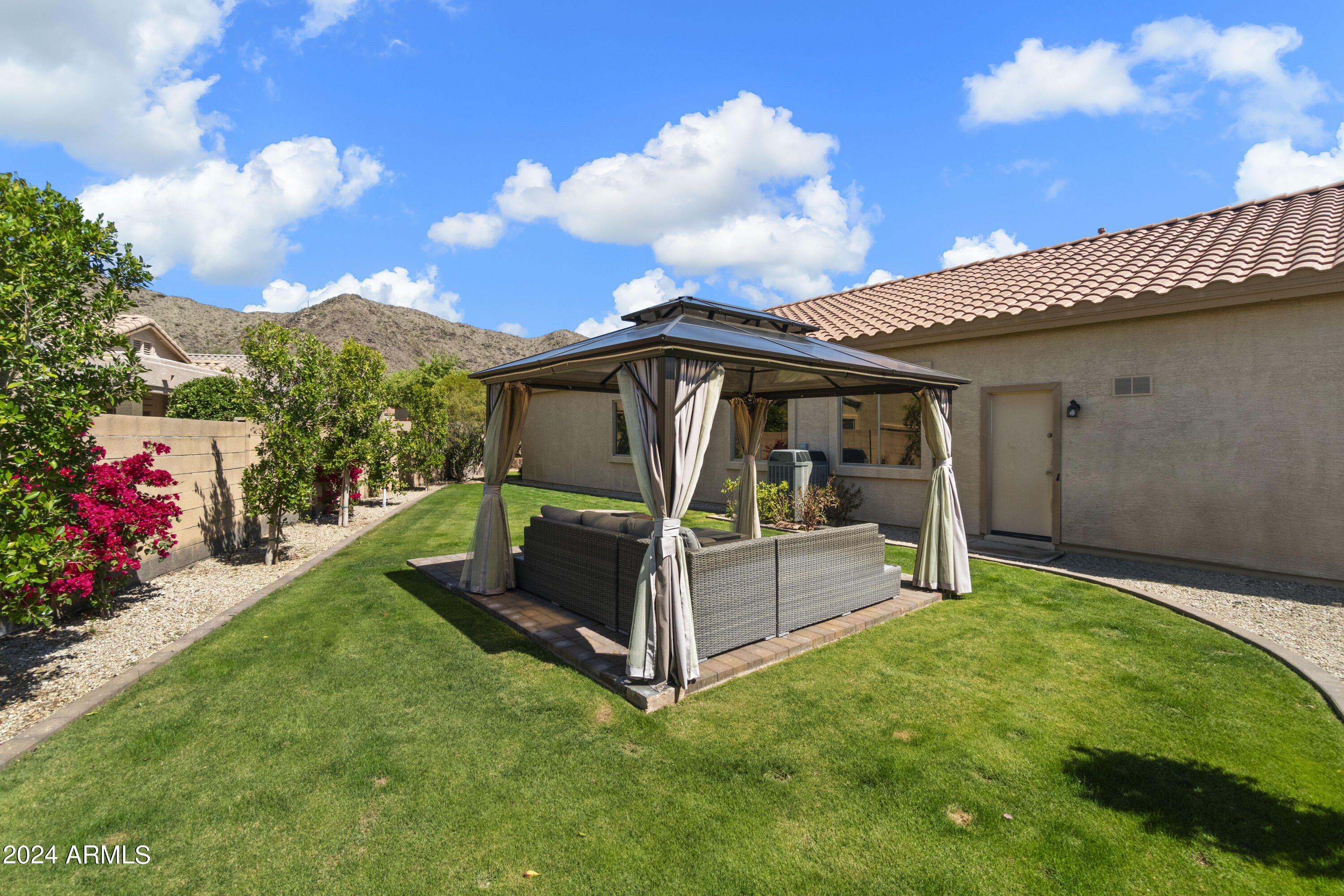 3010 W GLENHAVEN Drive