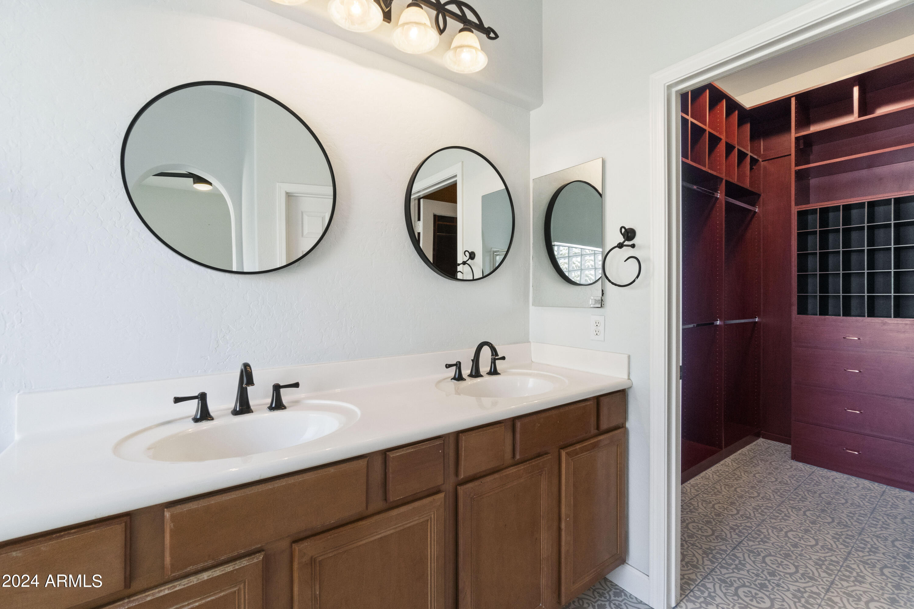 3010 W GLENHAVEN Drive