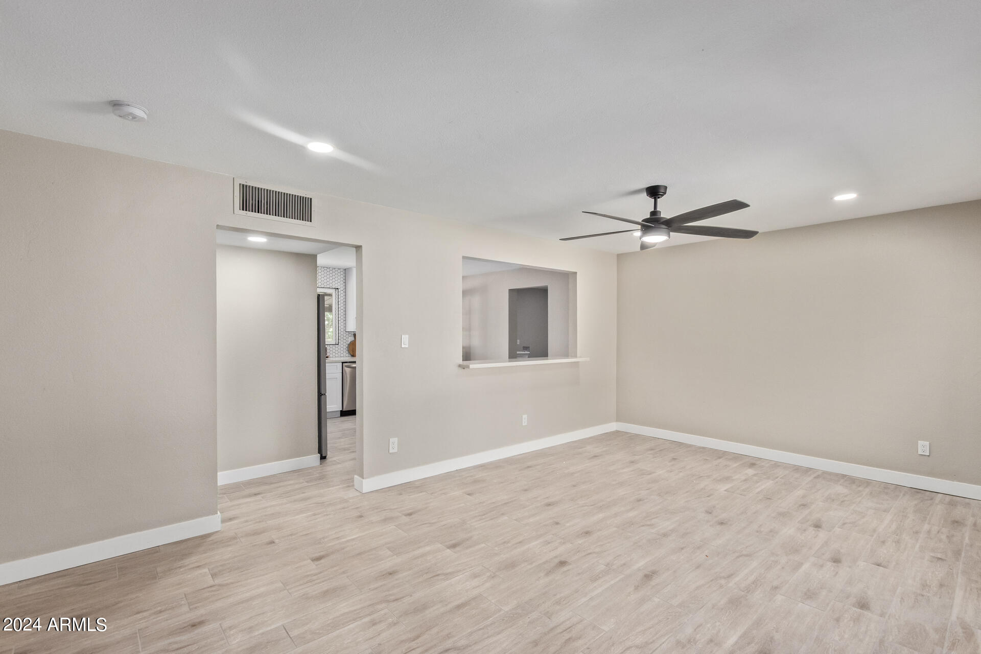523 E BUTLER Drive